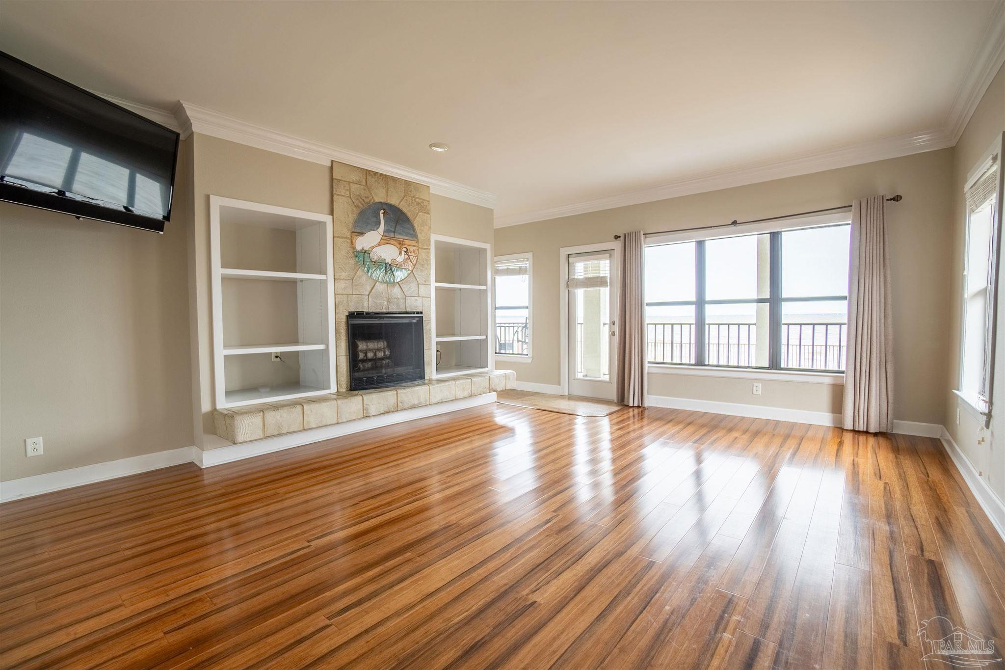 102 Baybridge Dr