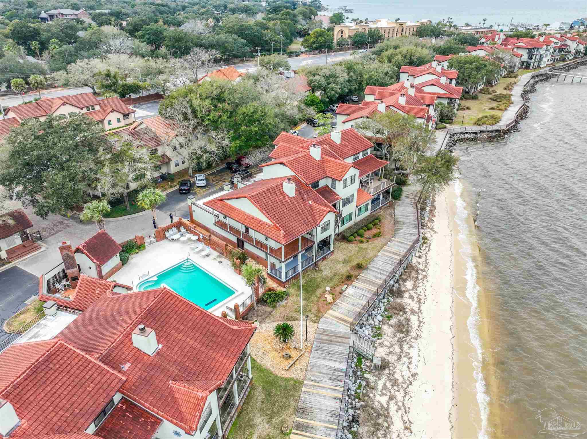 102 Baybridge Dr
