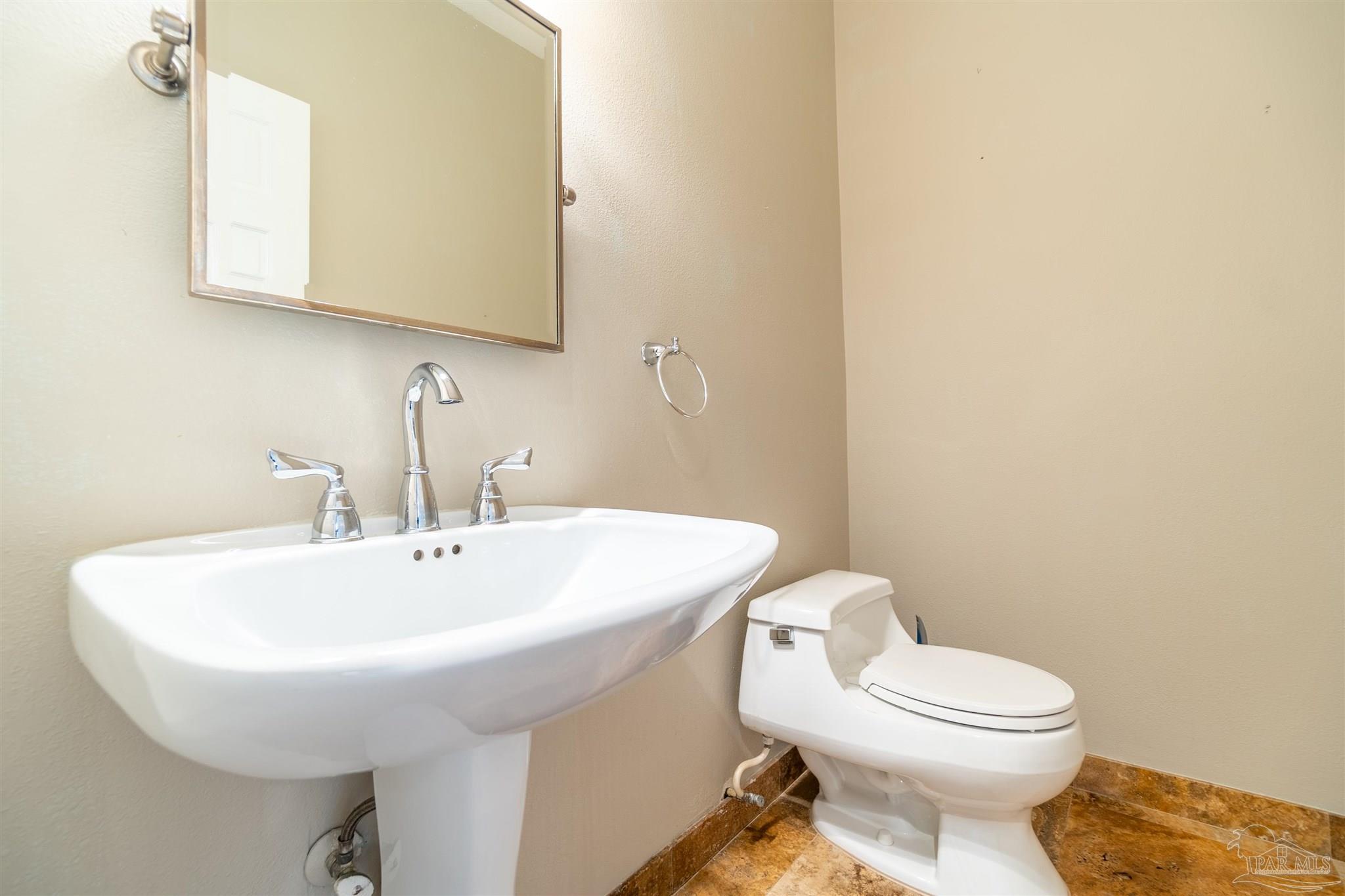102 Baybridge Dr