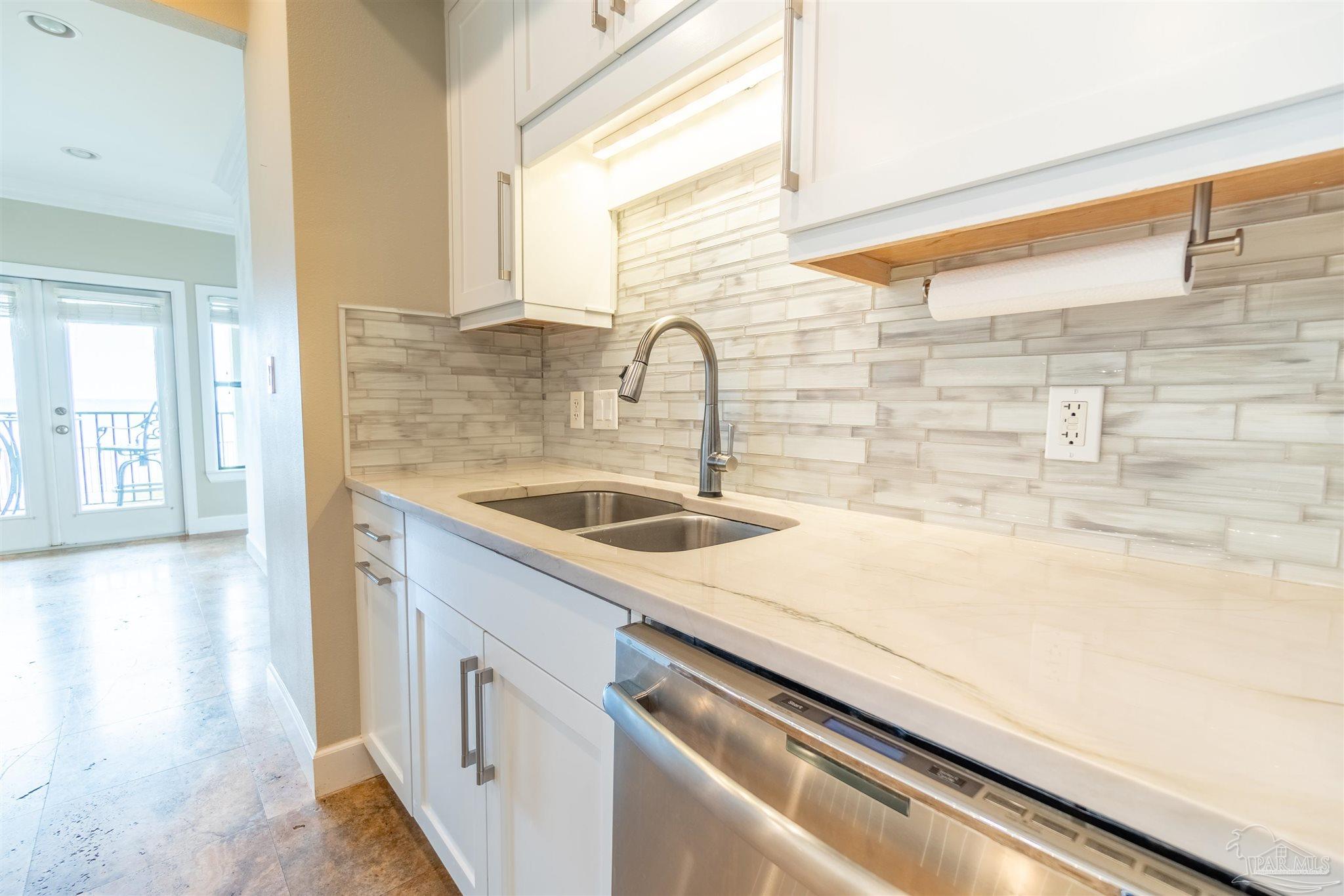 102 Baybridge Dr