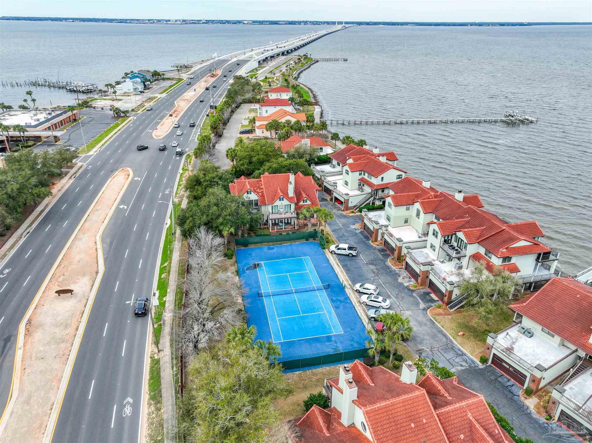 102 Baybridge Dr