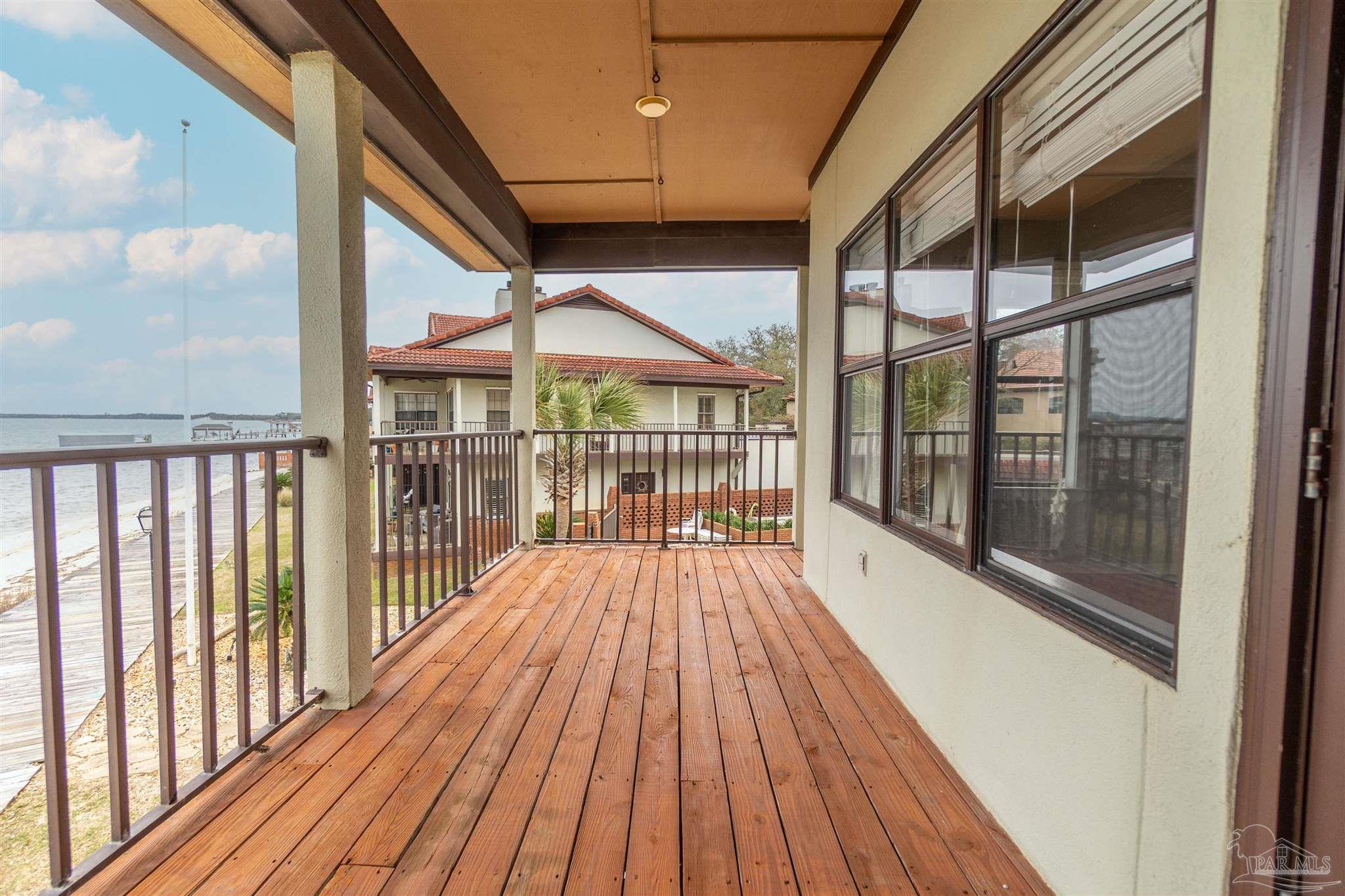 102 Baybridge Dr