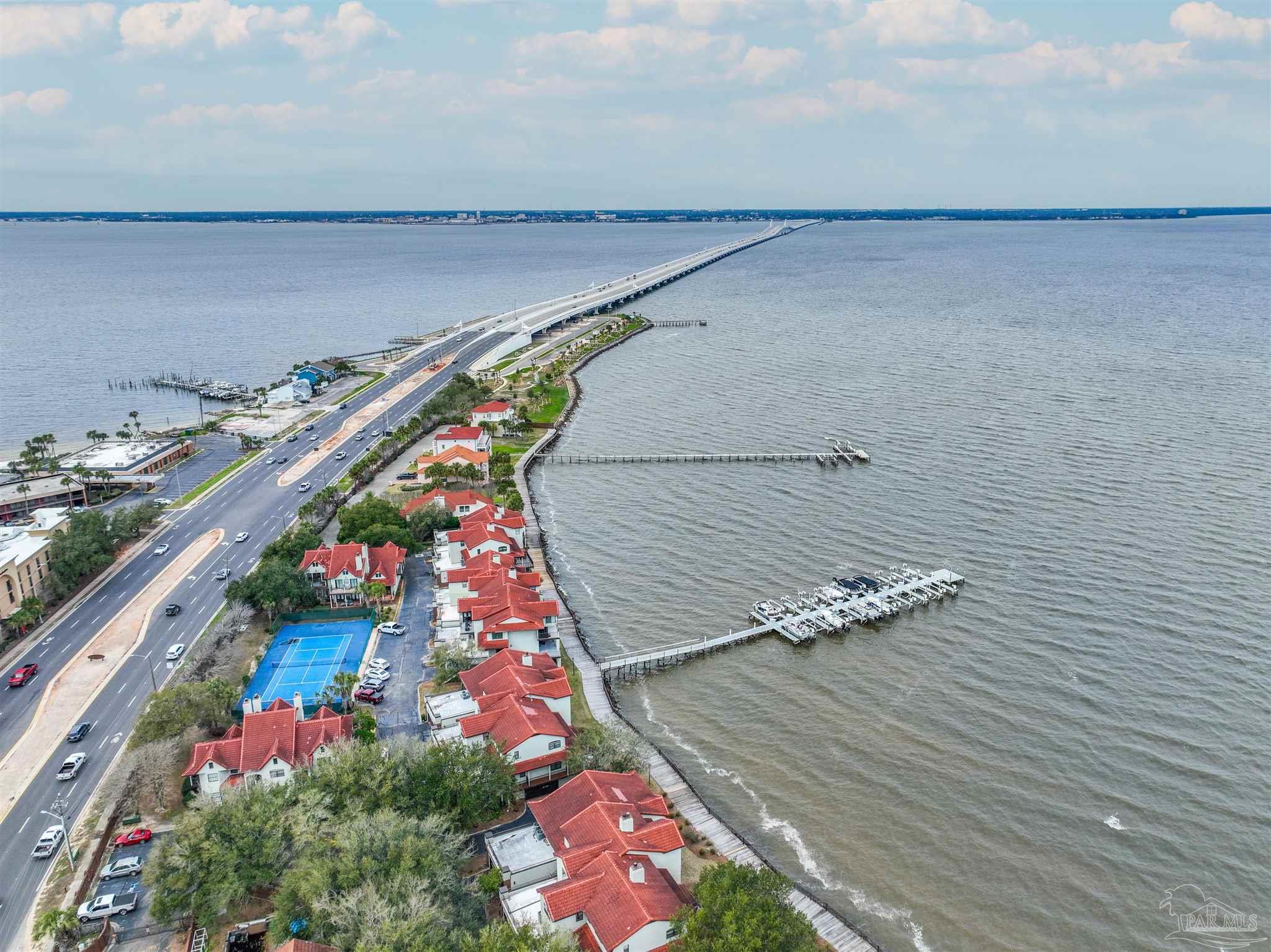102 Baybridge Dr