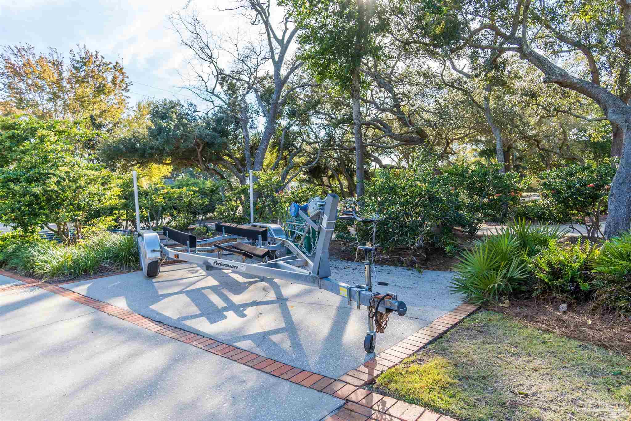 208 Northcliffe Dr