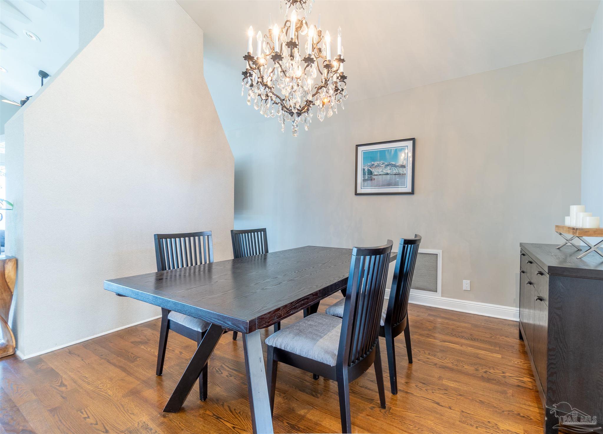 208 Northcliffe Dr