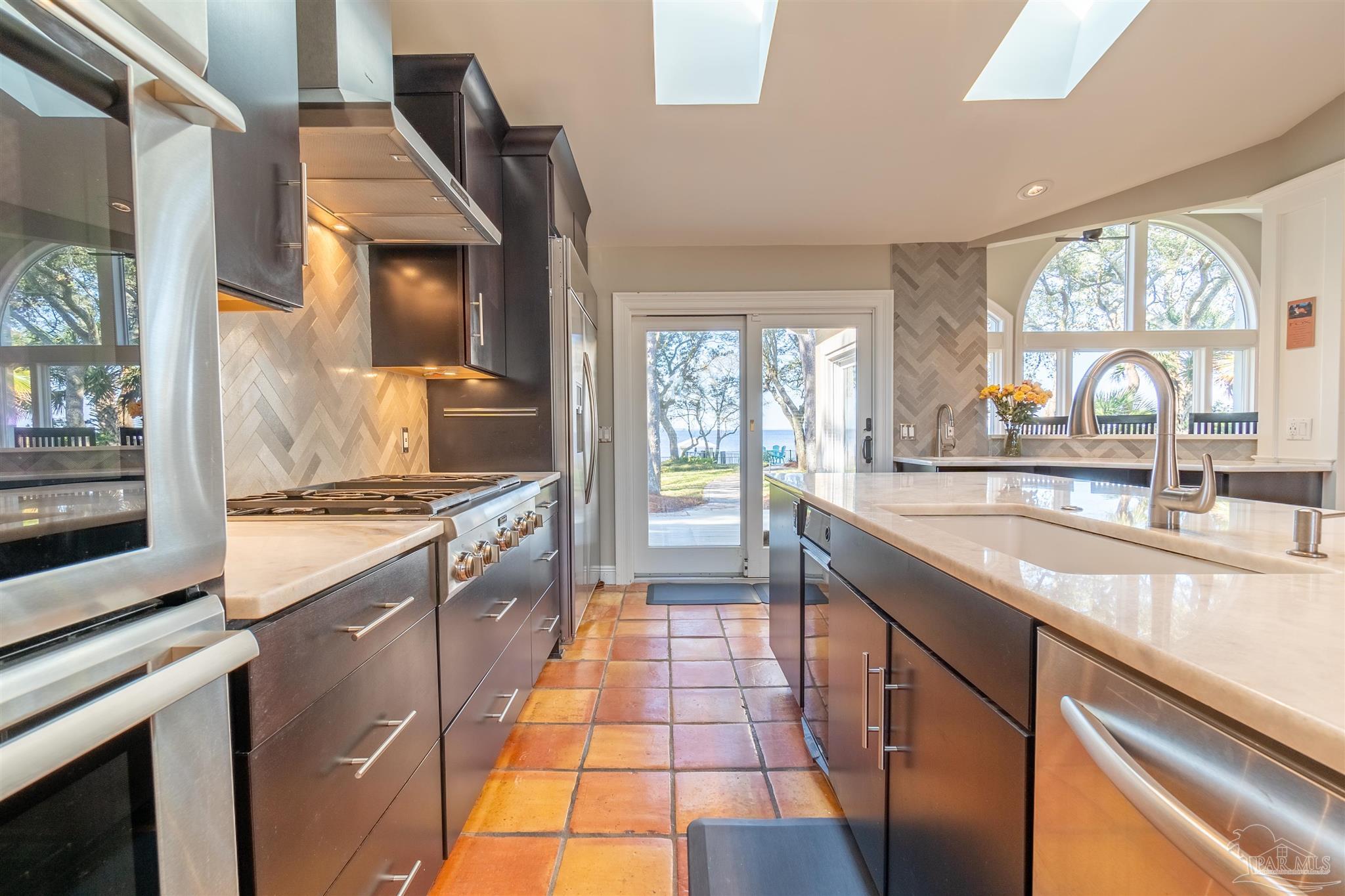 208 Northcliffe Dr