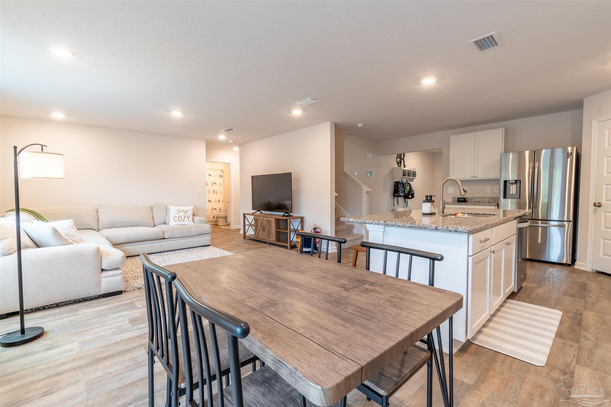 5469 Merlin Way