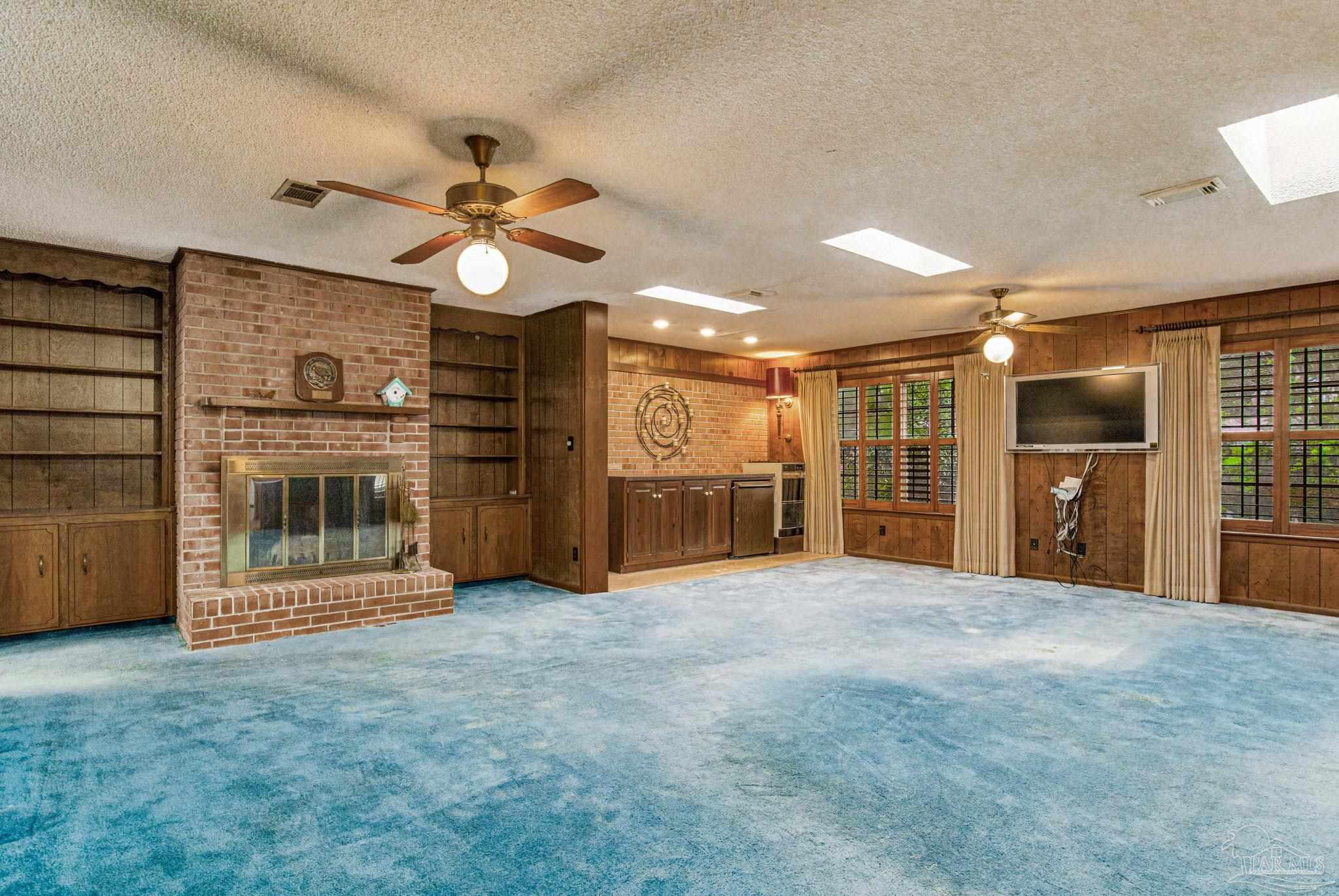 307 N 57th Ave