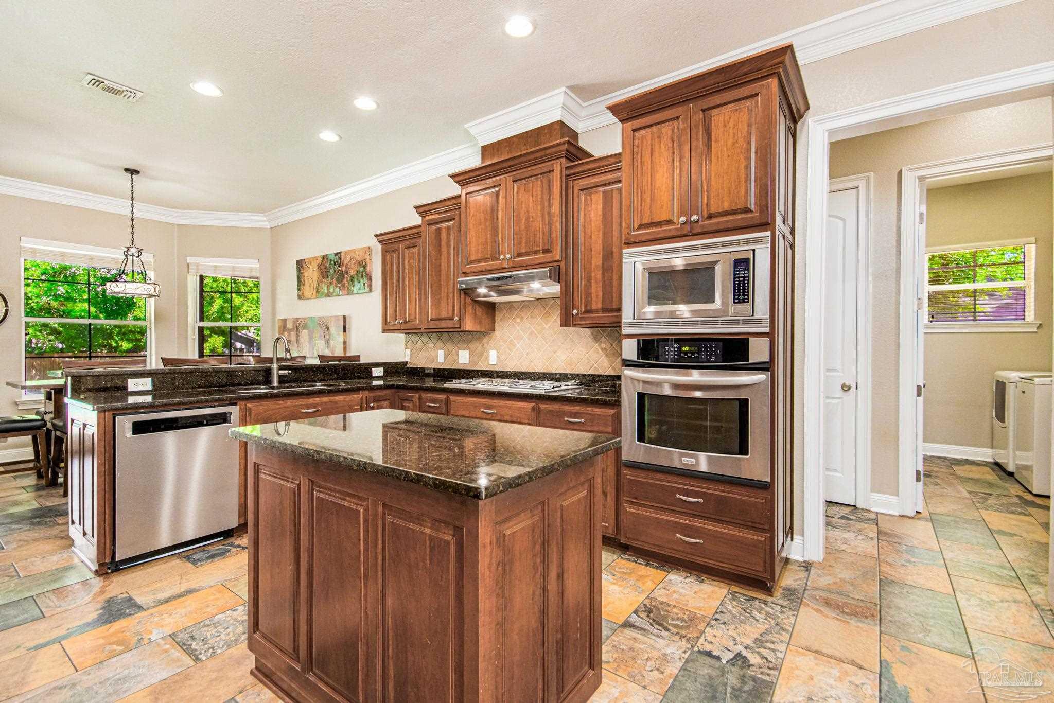 18 Rockwood Rd