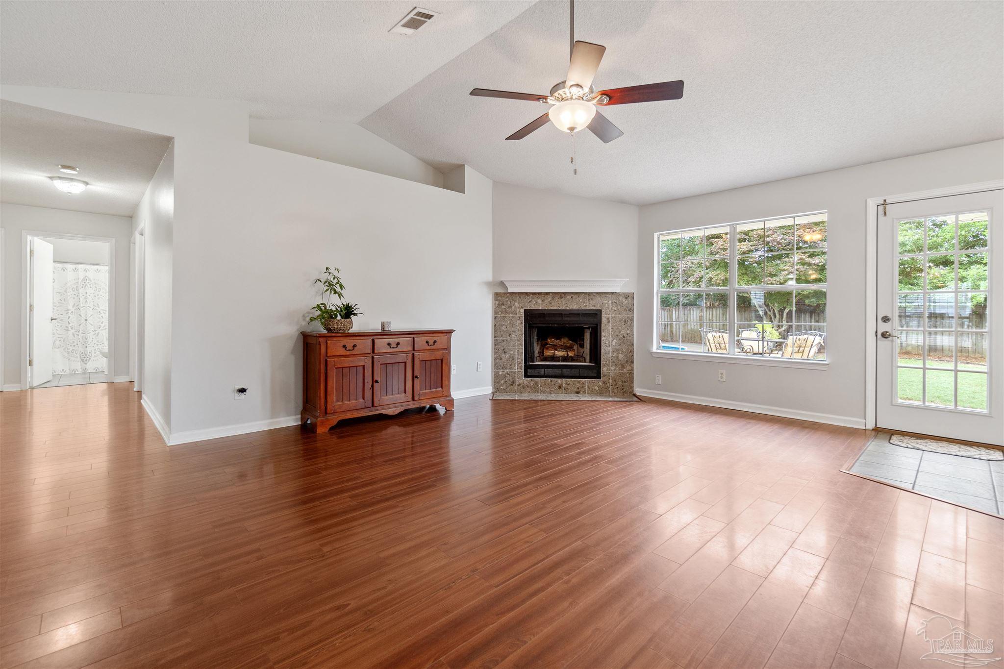 5699 Pin Oak Ave