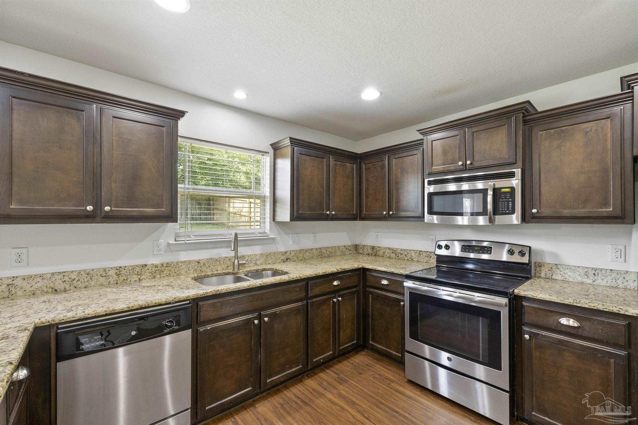 3024 Enclave Ct