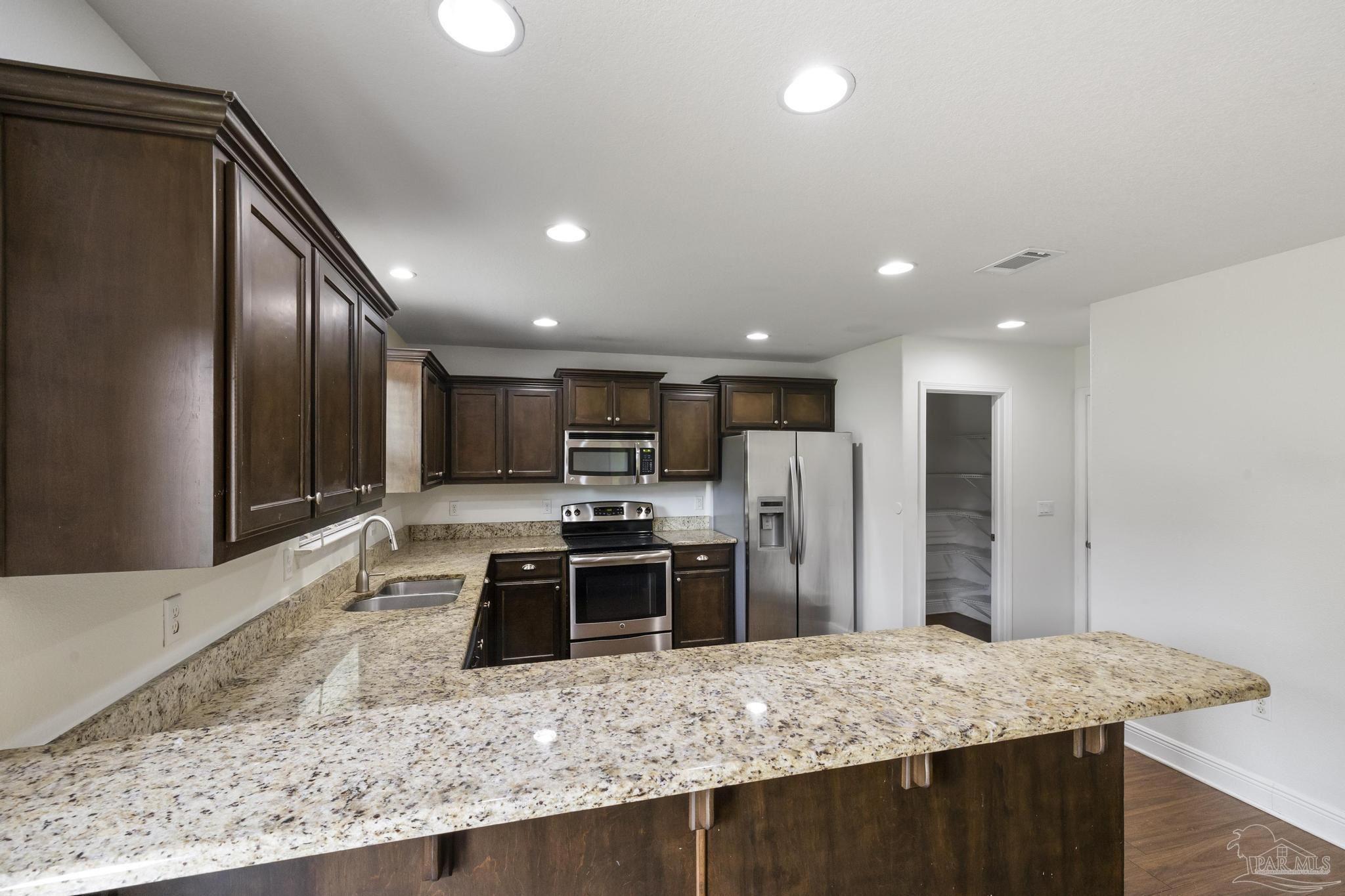 3024 Enclave Ct