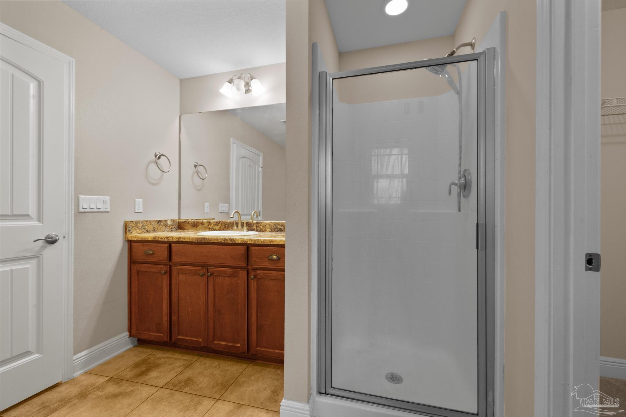 3025 Enclave Ct