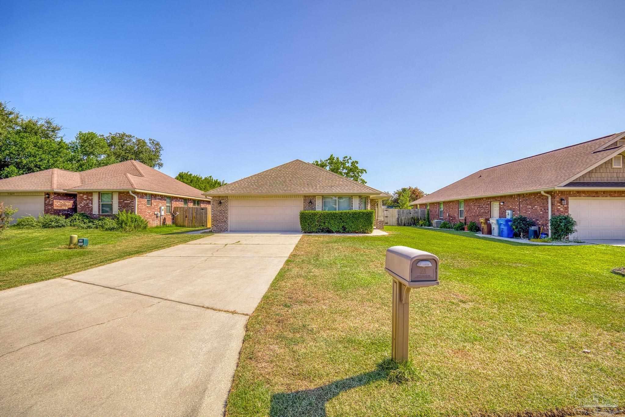 3025 Enclave Ct