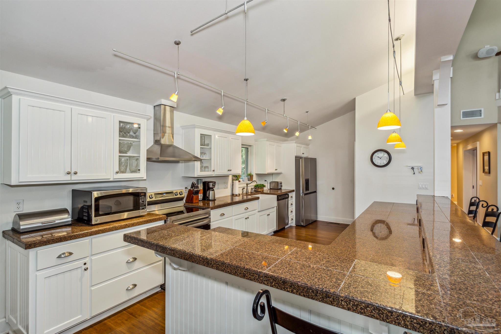 4649 Soundside Dr