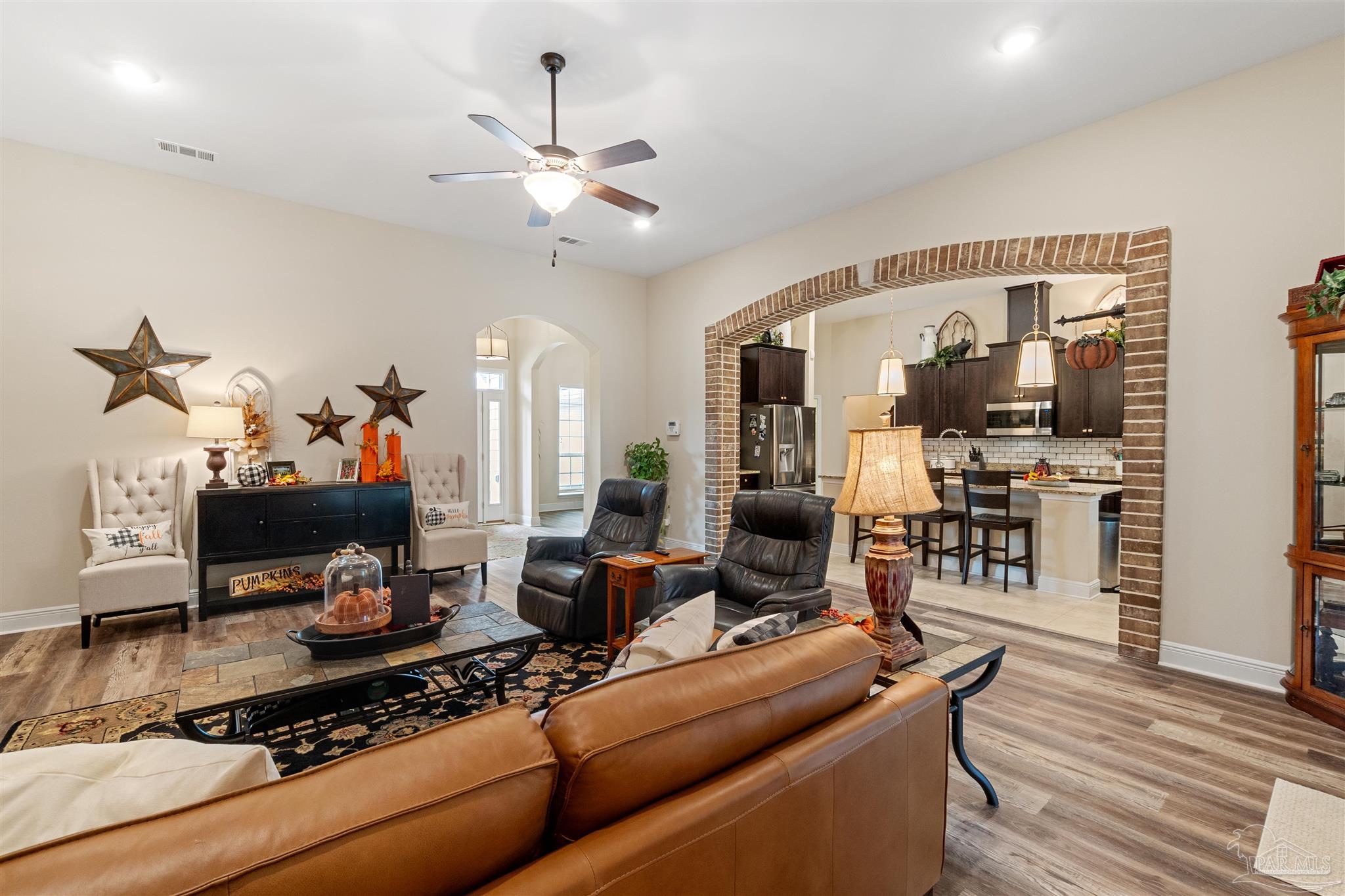 6994 Foxboro Cir