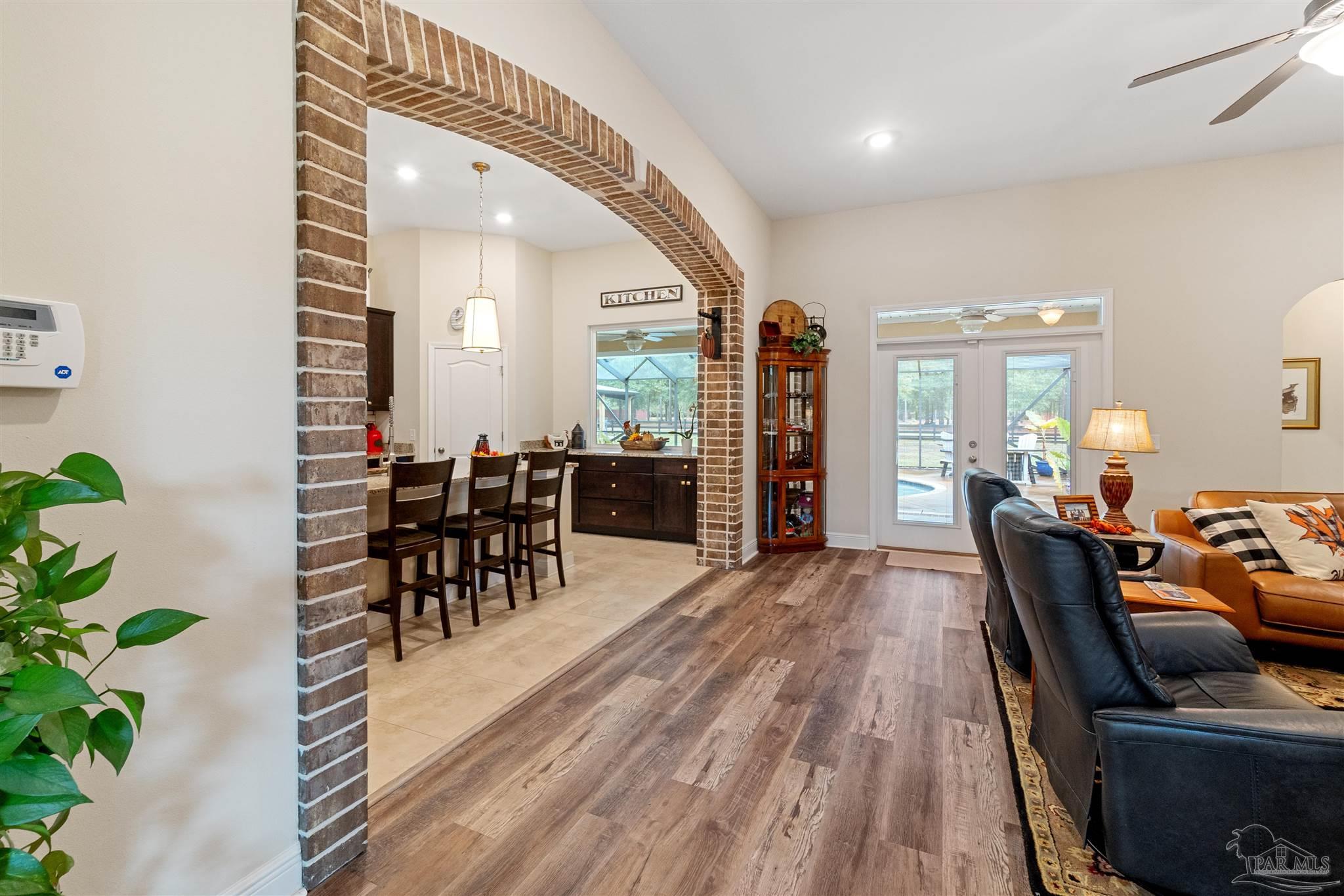 6994 Foxboro Cir