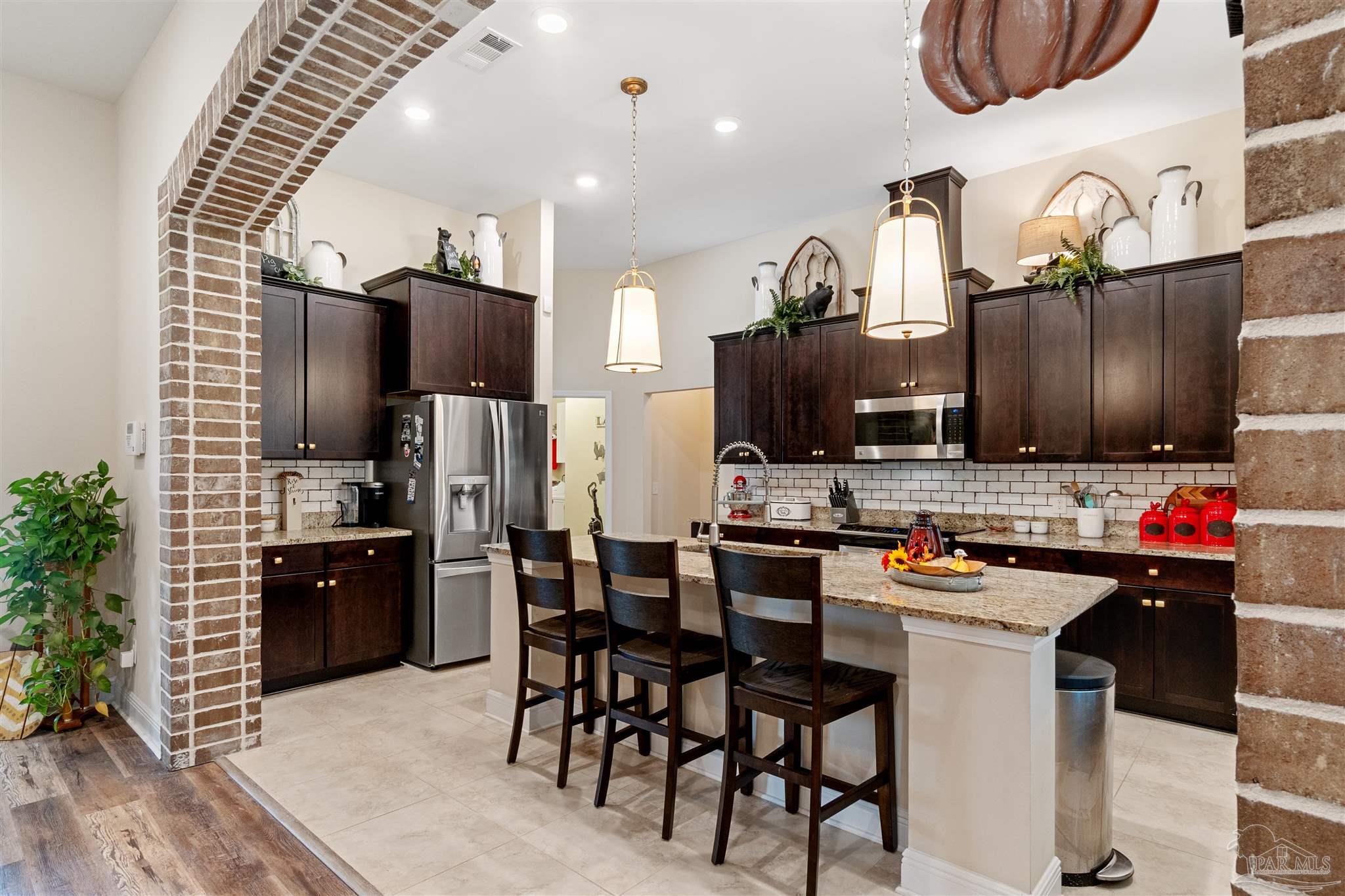 6994 Foxboro Cir