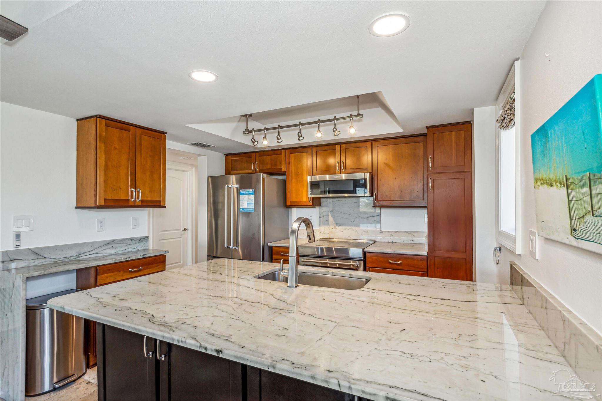900 Ft Pickens Rd # 413