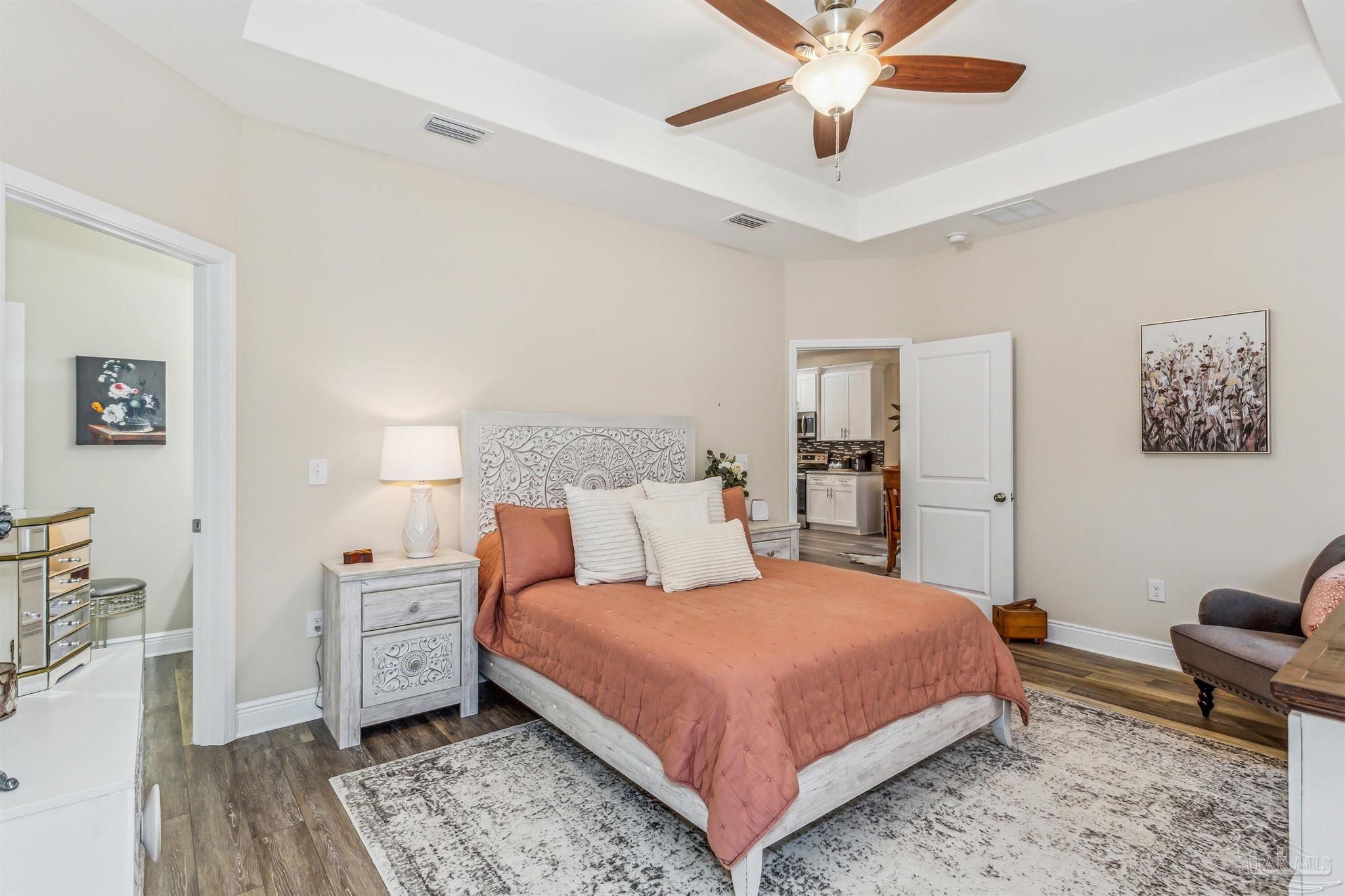 2214 Tom St