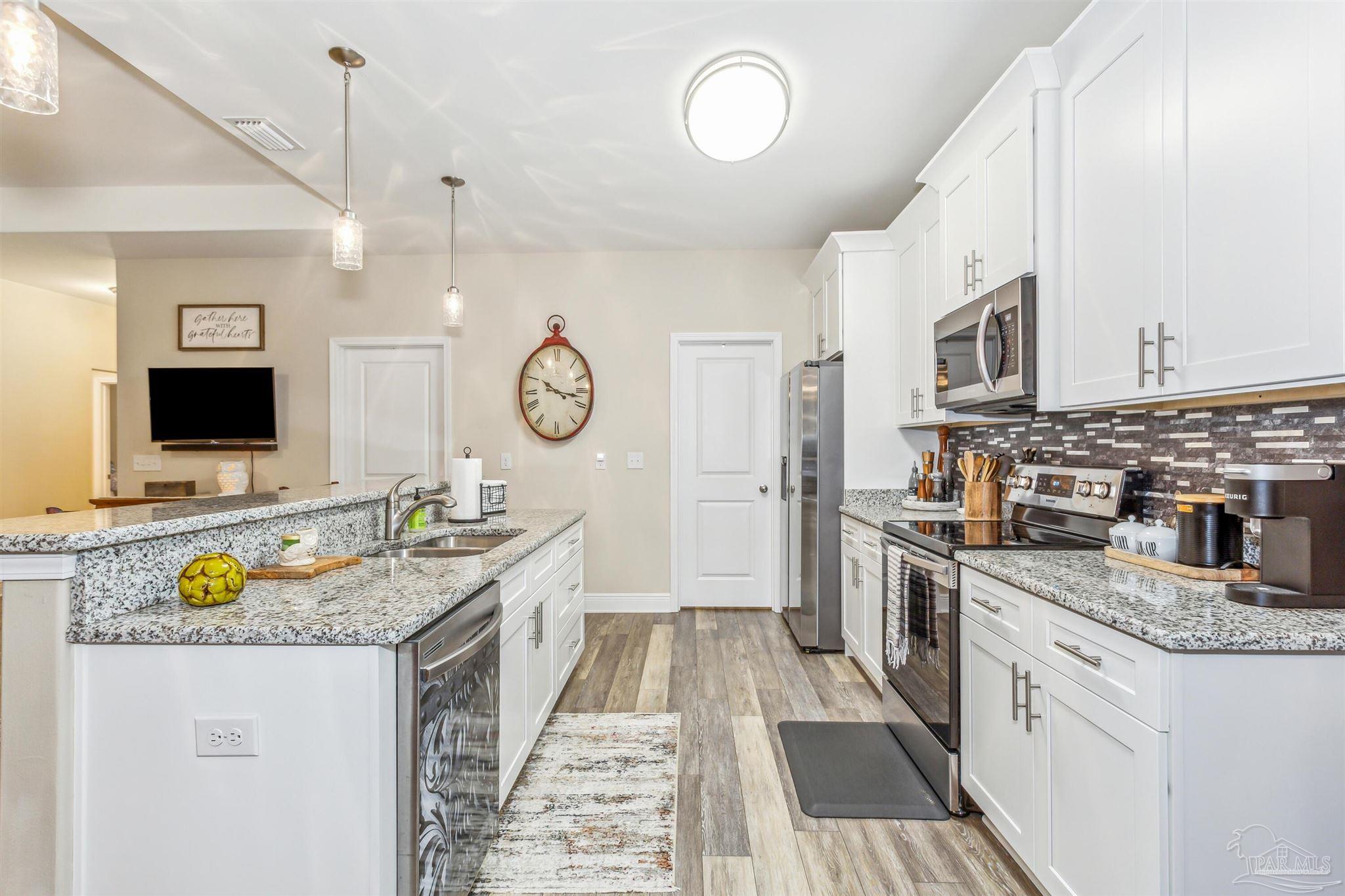 2214 Tom St