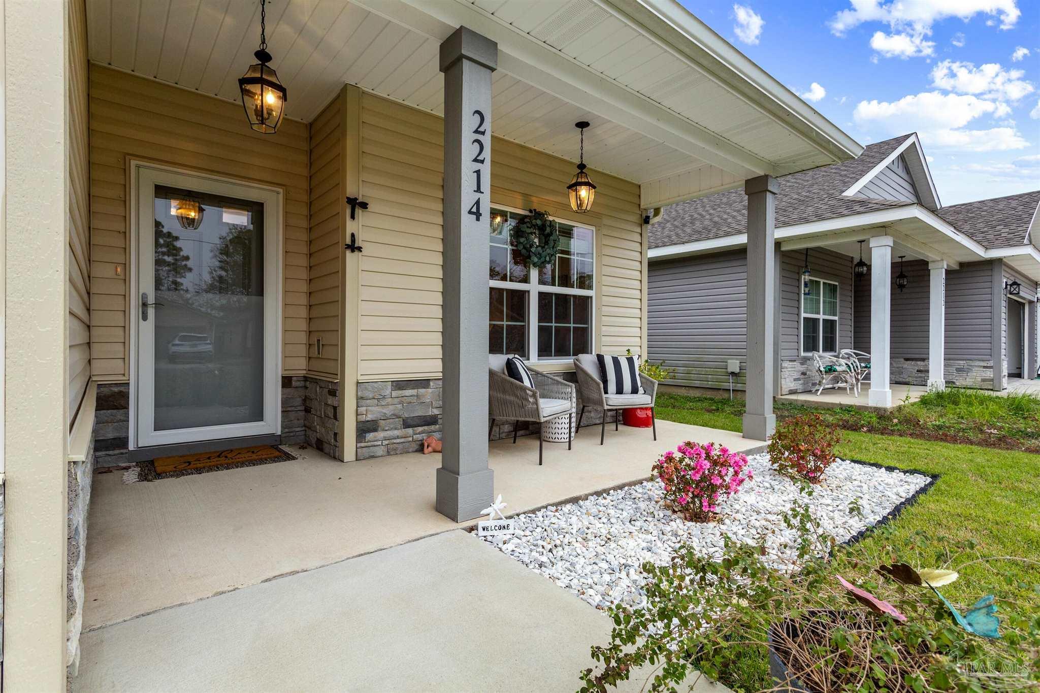 2214 Tom St