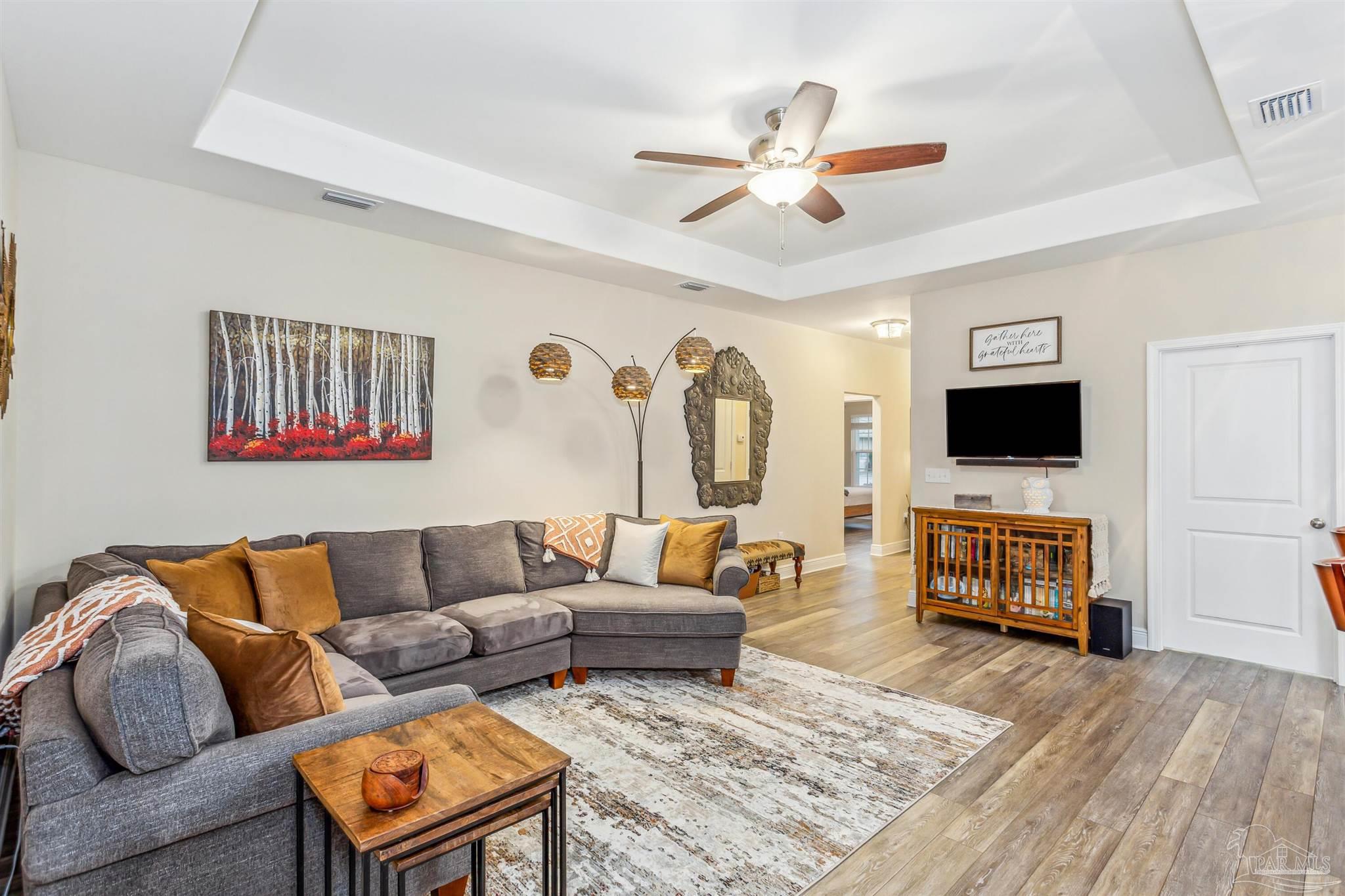 2214 Tom St