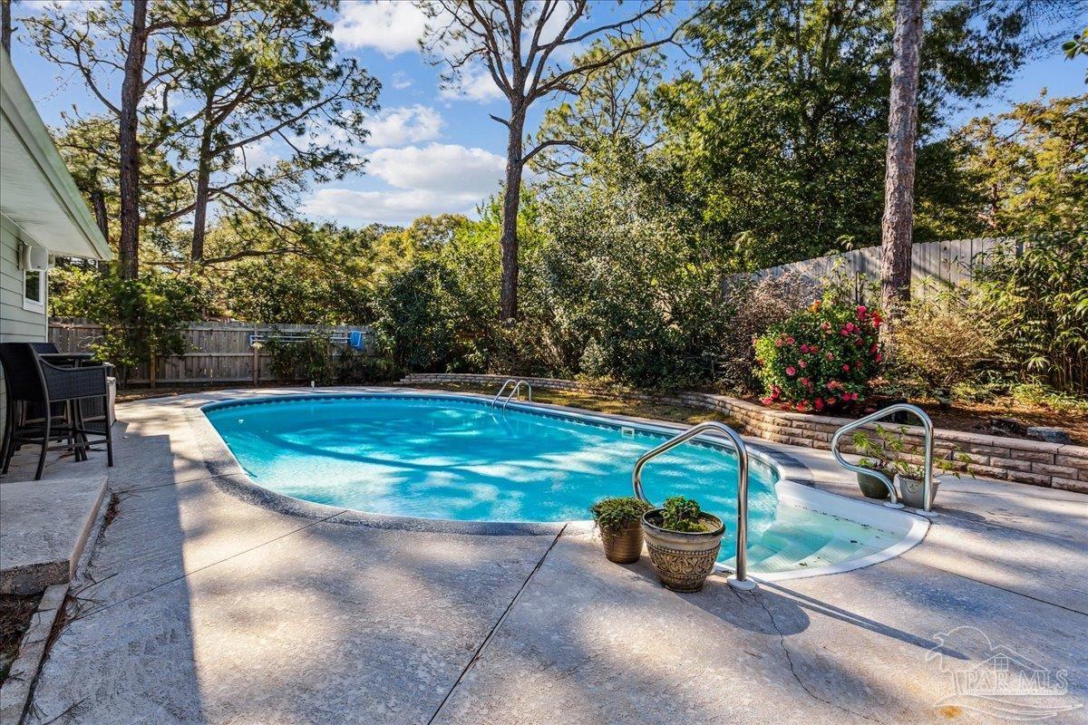 709 Chesapeake Dr