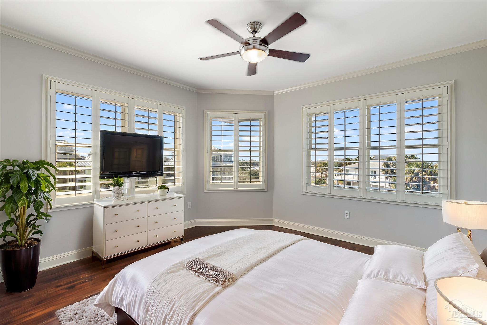 12 Seashore Dr