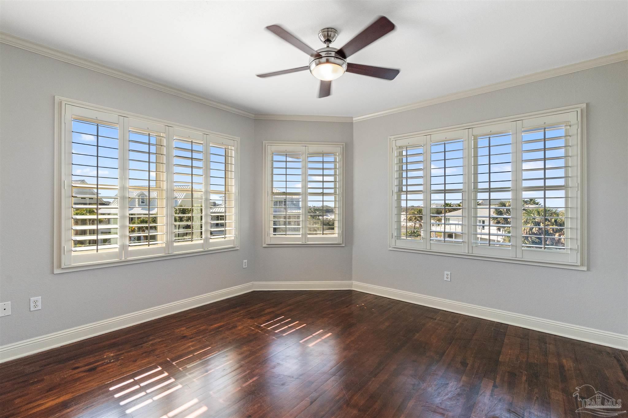 12 Seashore Dr