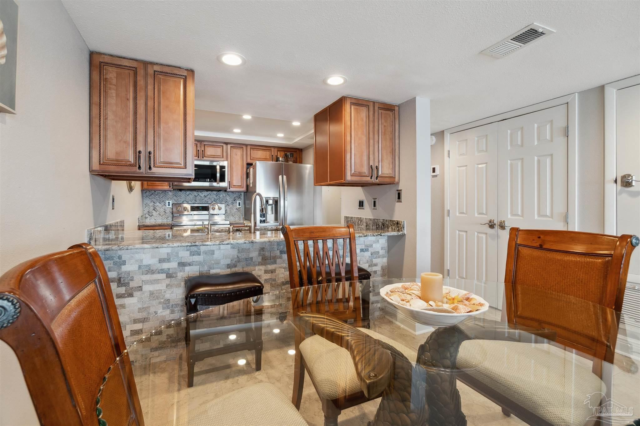 900 Ft Pickens Rd # 212