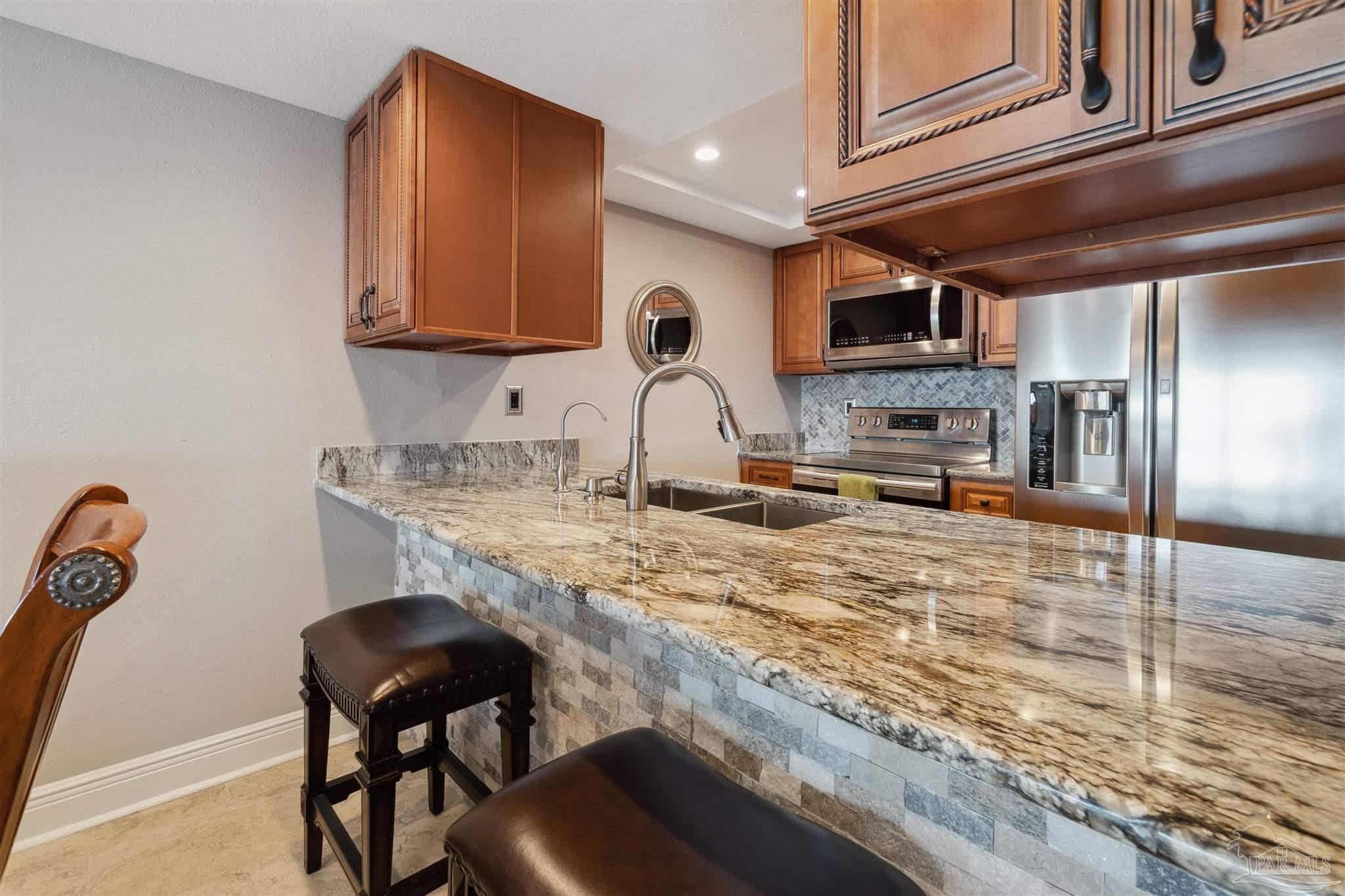 900 Ft Pickens Rd # 212