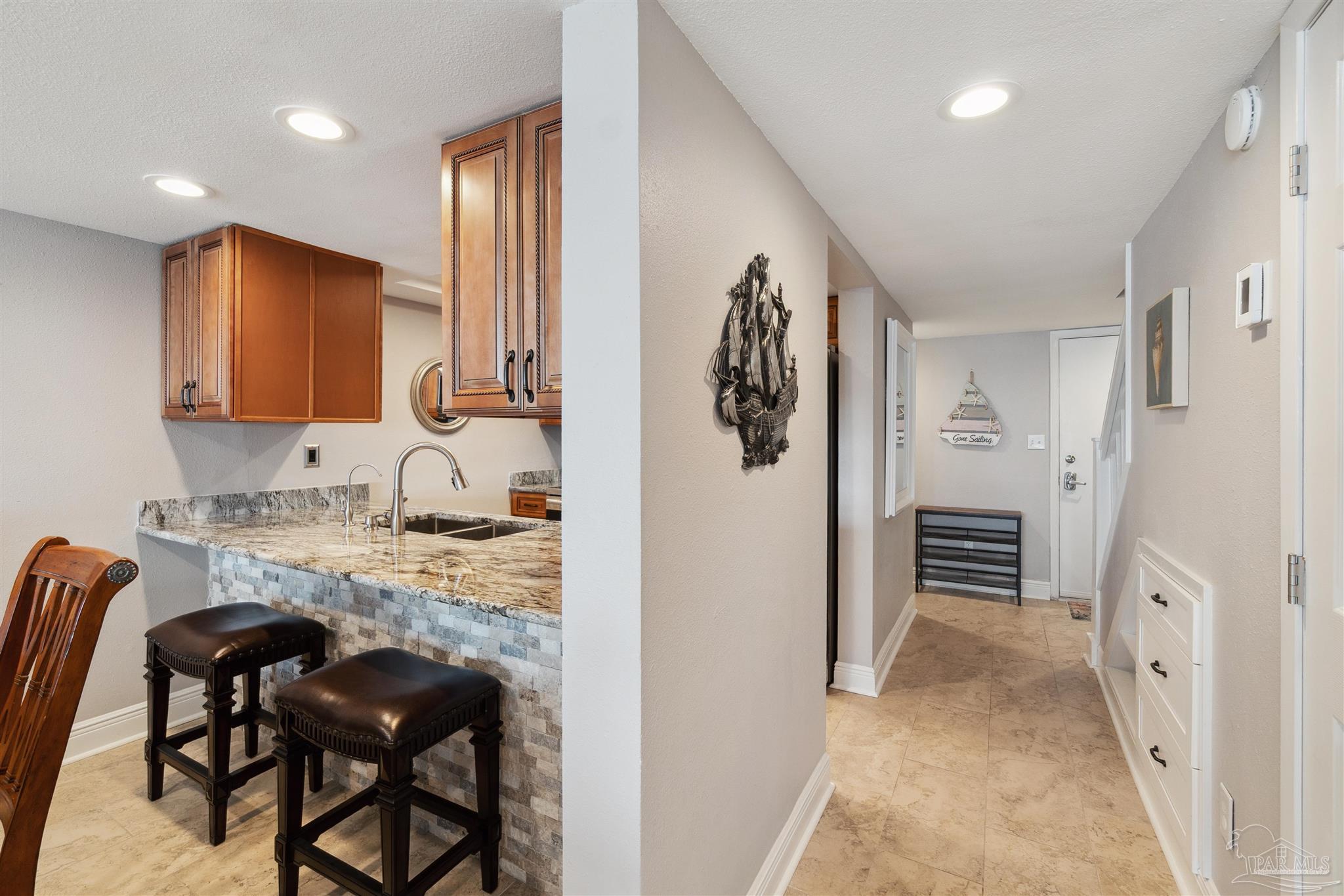 900 Ft Pickens Rd # 212