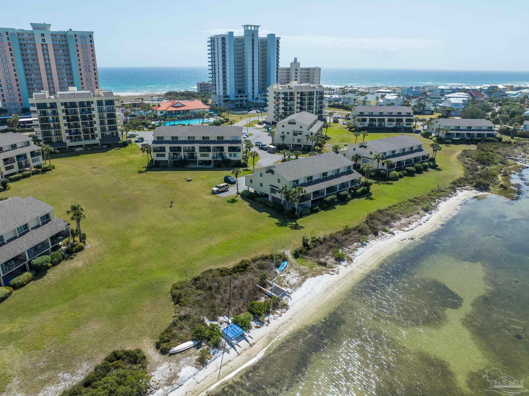 900 Ft Pickens Rd # 212