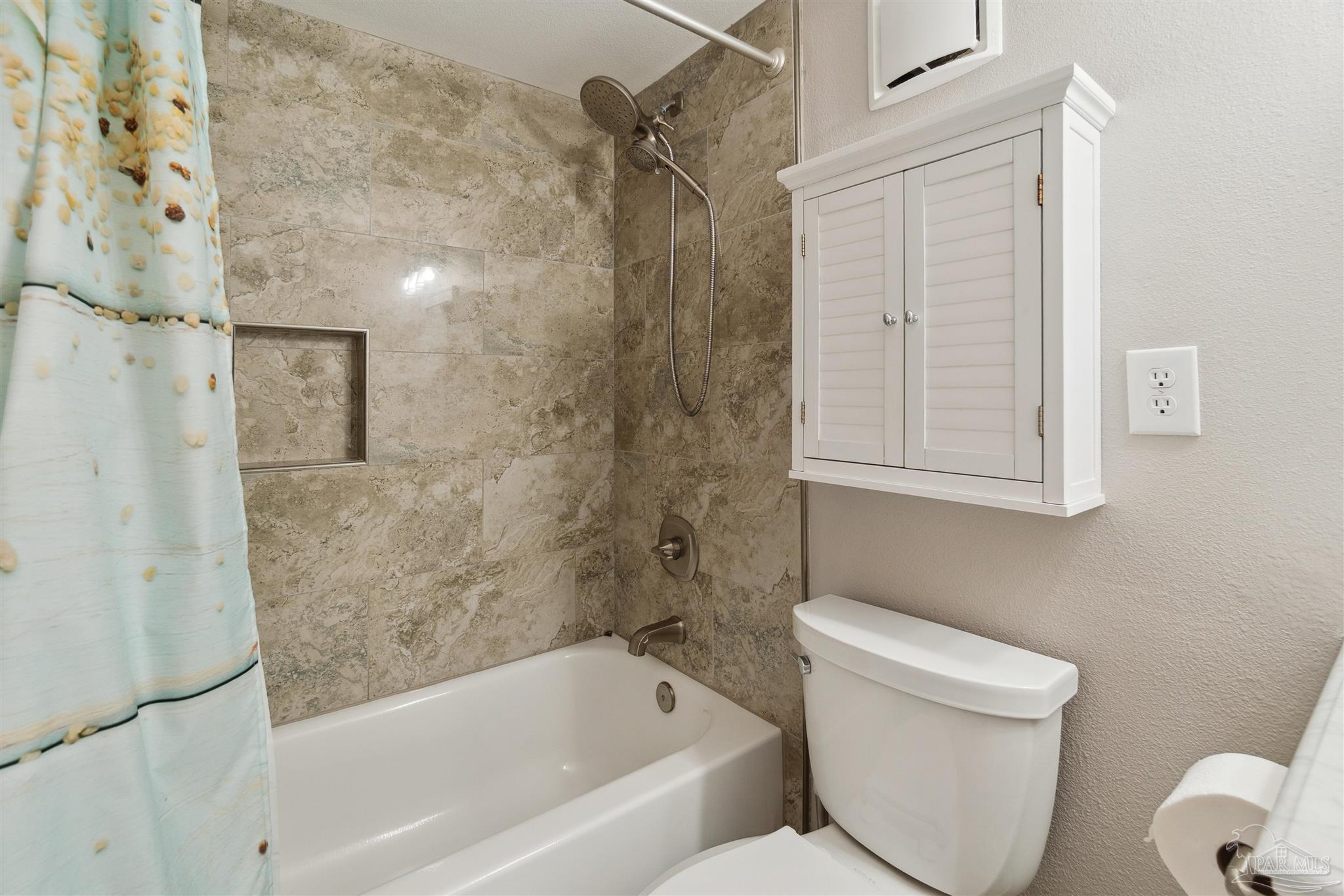 900 Ft Pickens Rd # 212
