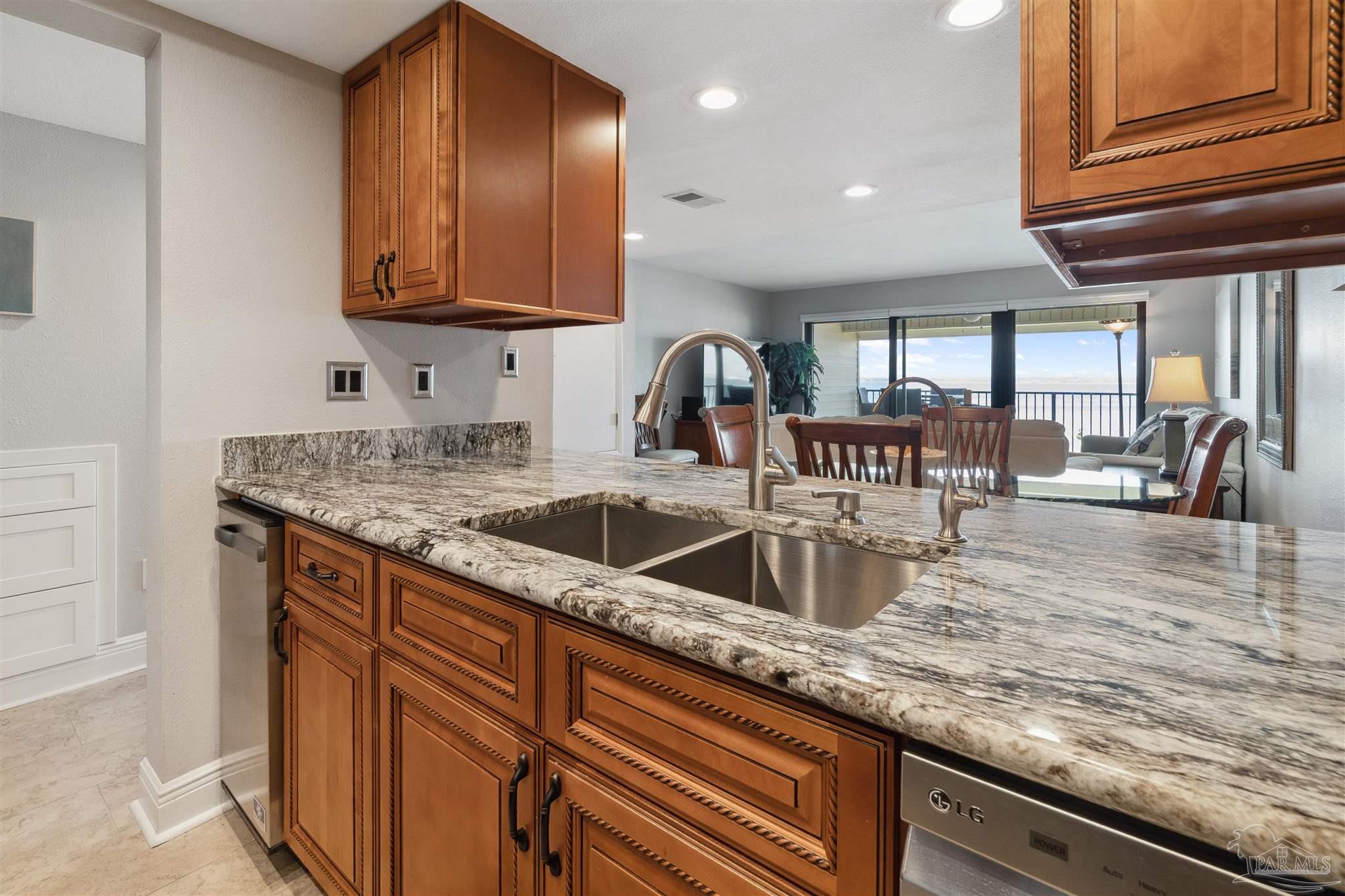 900 Ft Pickens Rd # 212