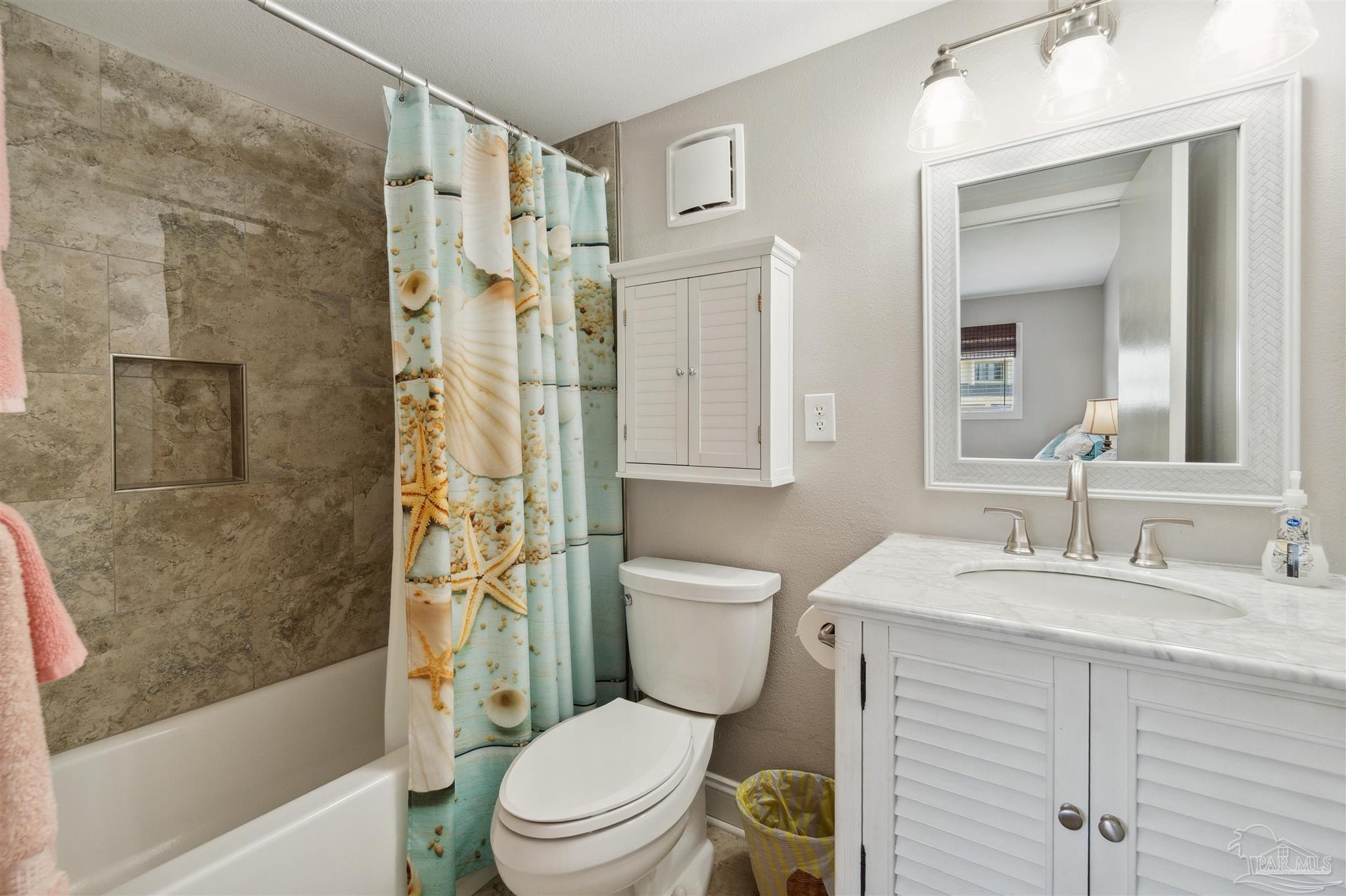 900 Ft Pickens Rd # 212