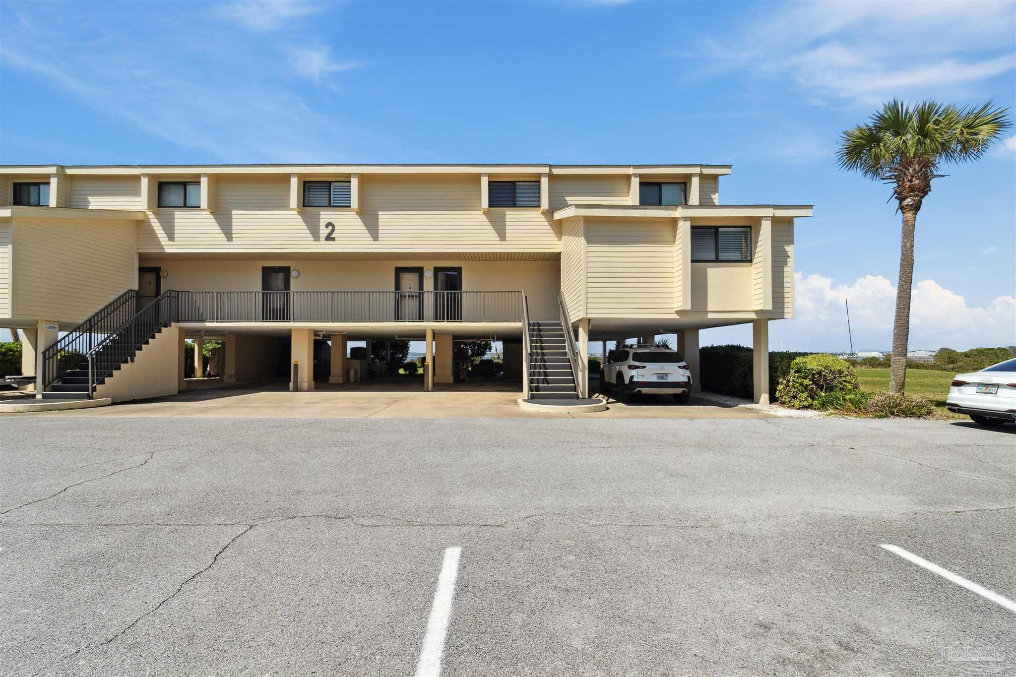 900 Ft Pickens Rd # 212