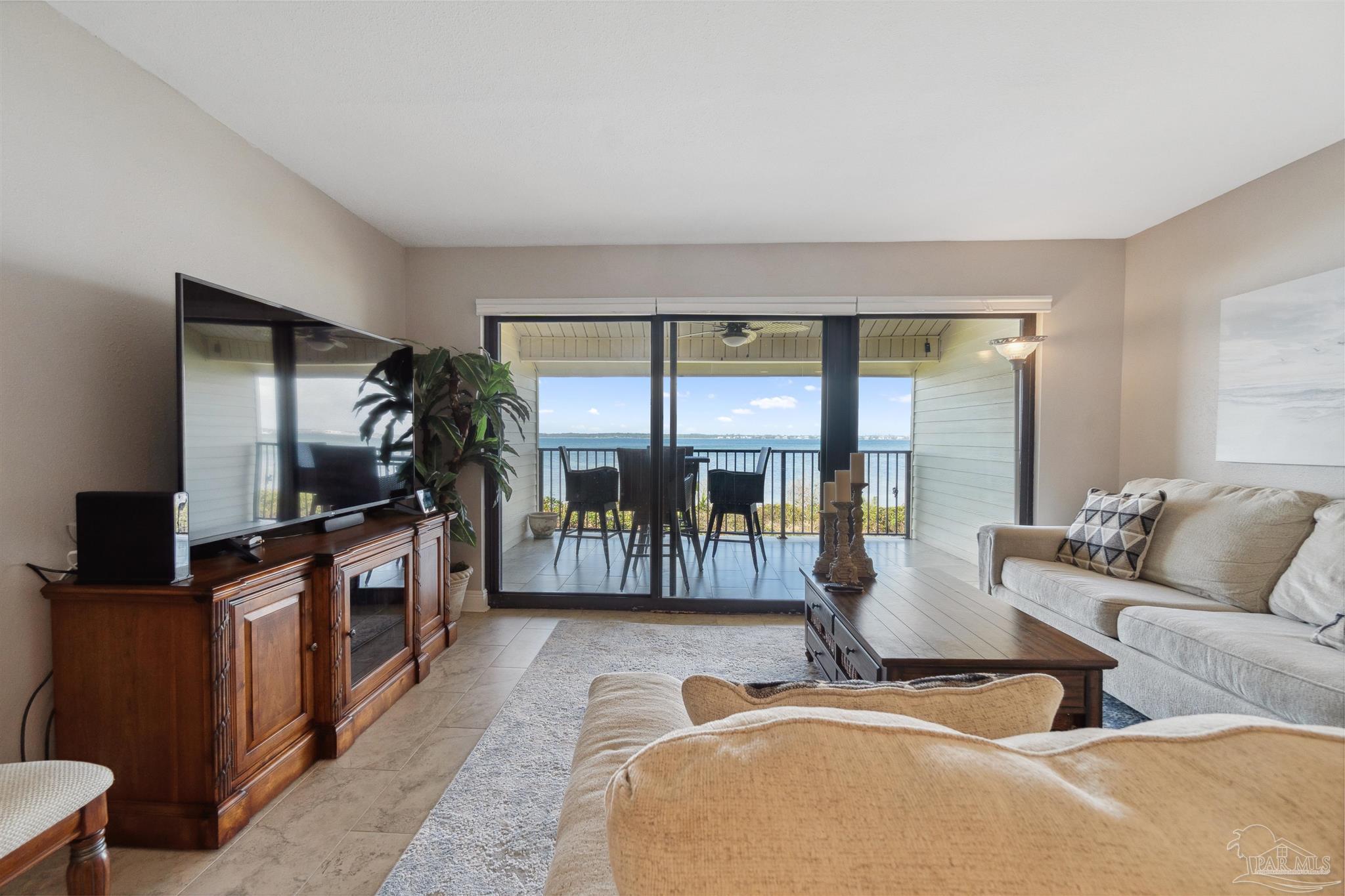 900 Ft Pickens Rd # 212