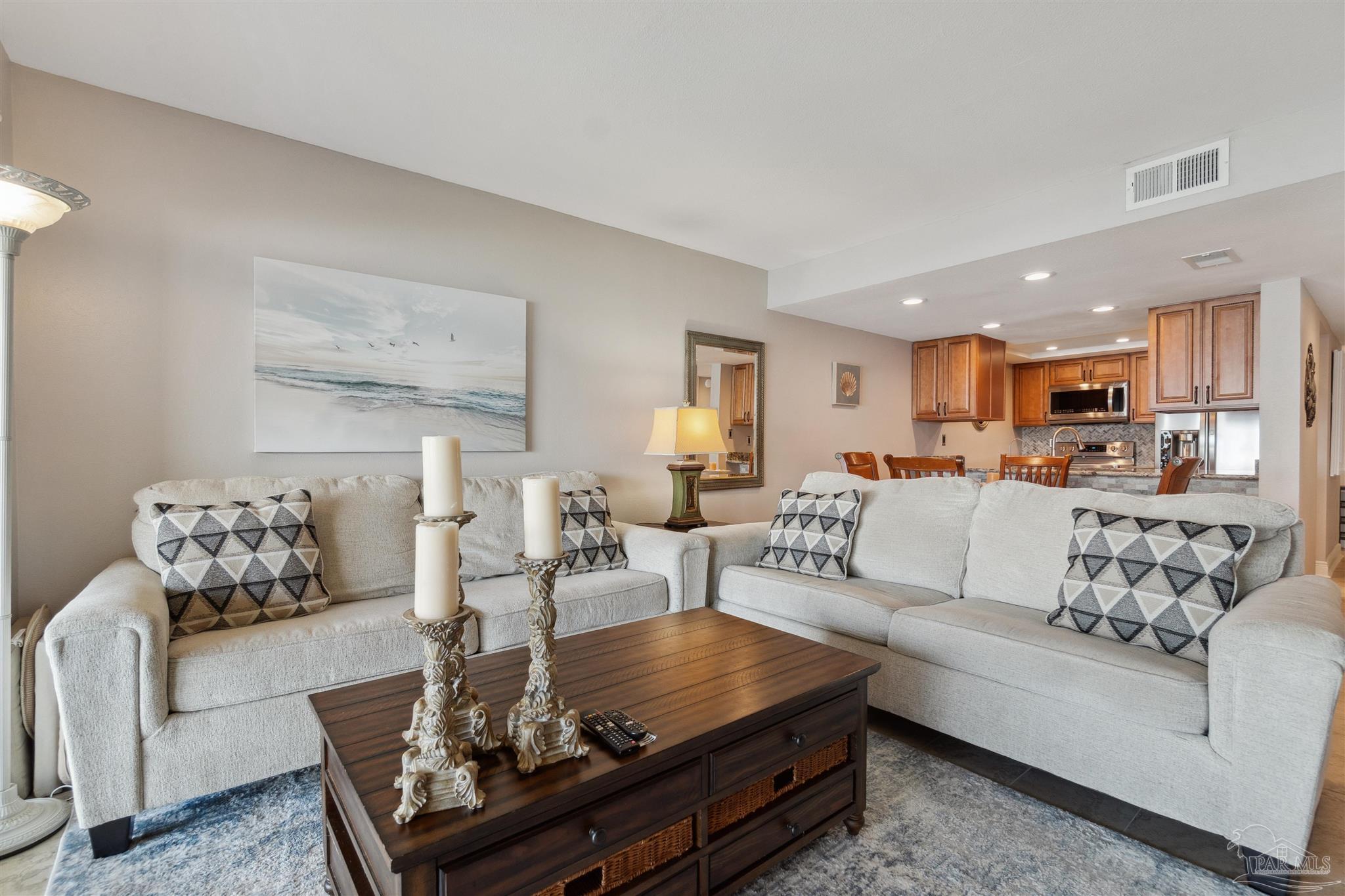 900 Ft Pickens Rd # 212
