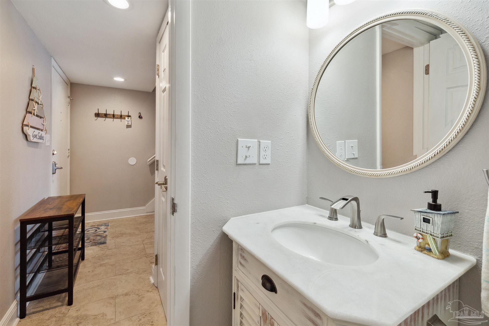 900 Ft Pickens Rd # 212