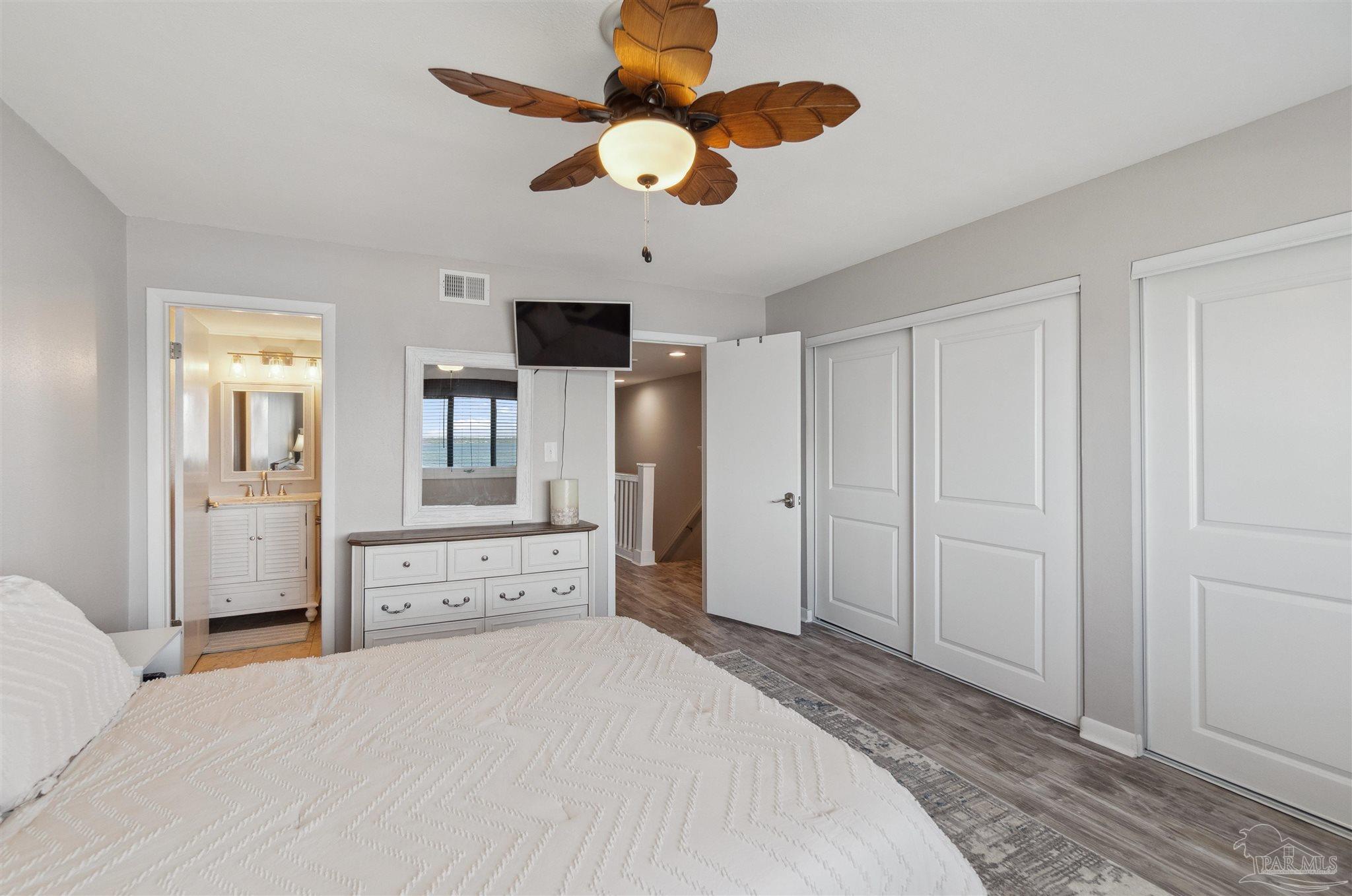 900 Ft Pickens Rd # 212