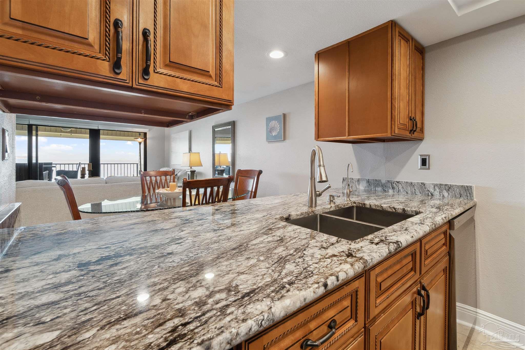 900 Ft Pickens Rd # 212