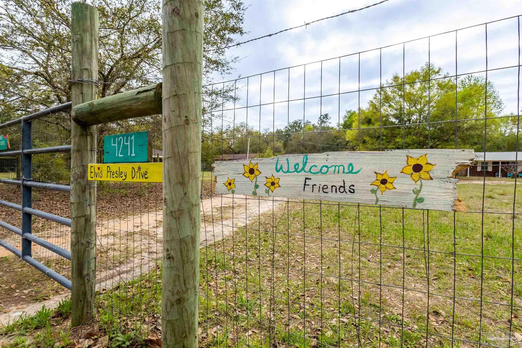 4241 Elvis Presley Dr