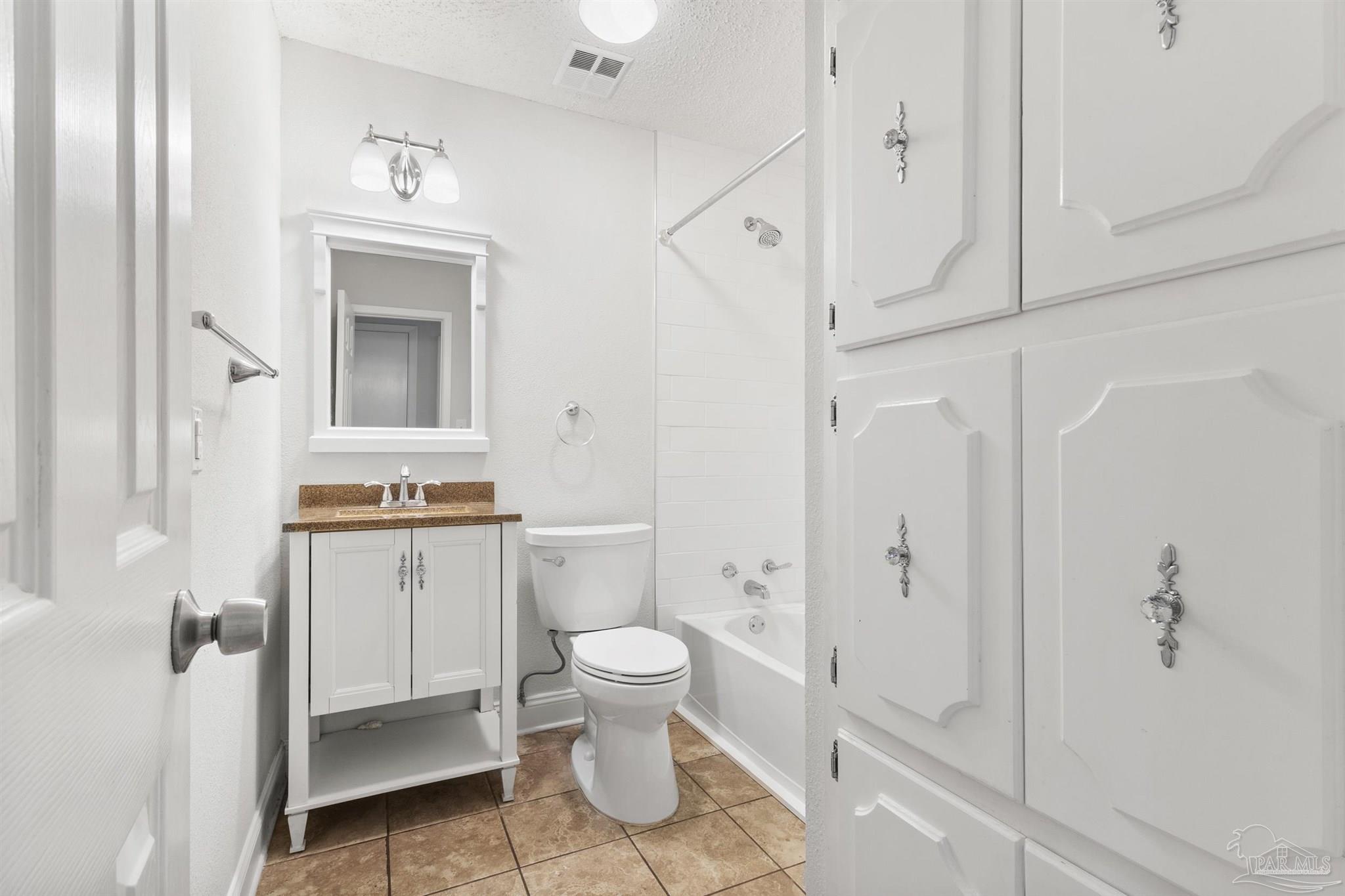 4241 Elvis Presley Dr