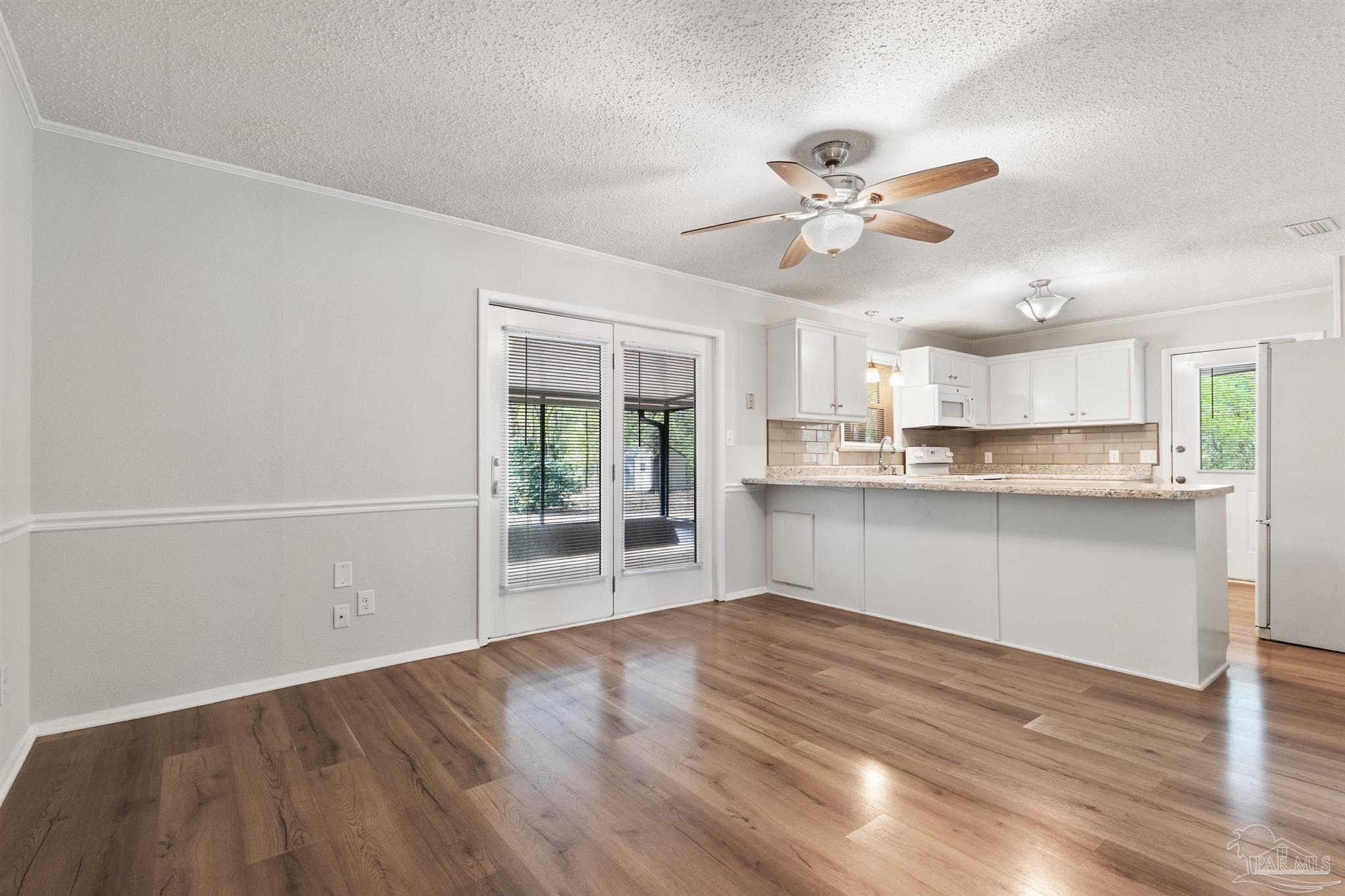 4241 Elvis Presley Dr