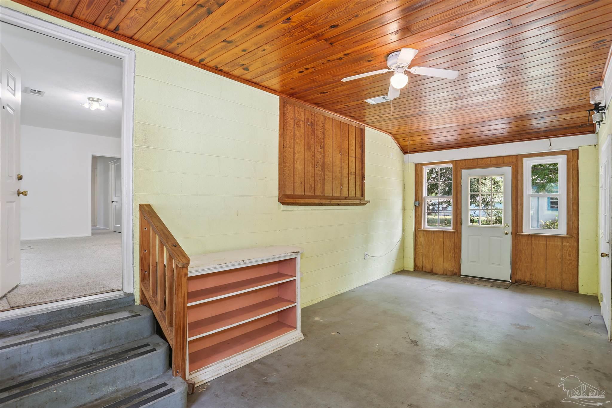 121 NW Gilliland Rd