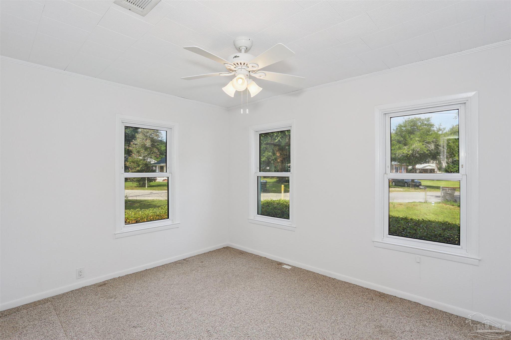 121 NW Gilliland Rd
