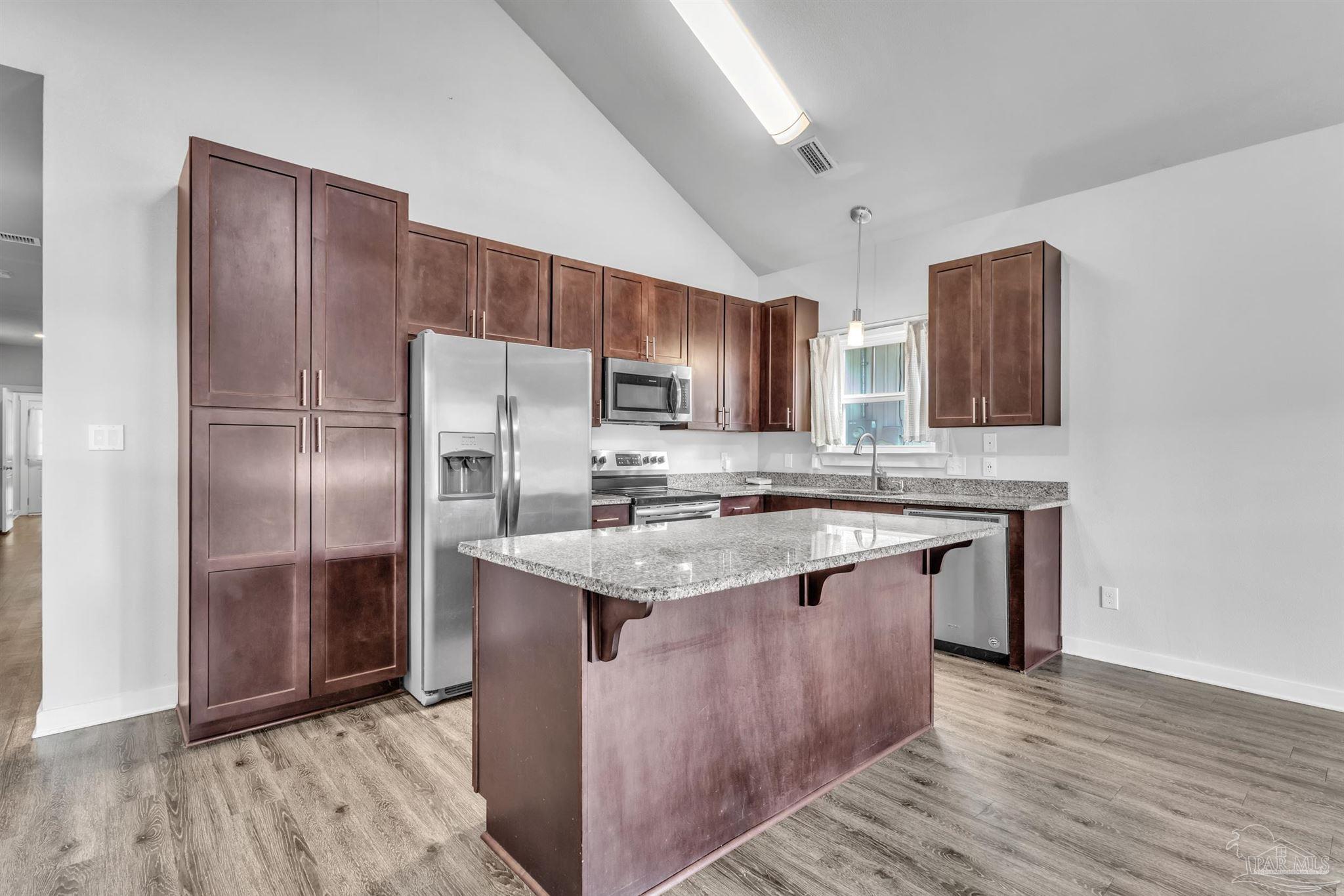 2012 W Government St