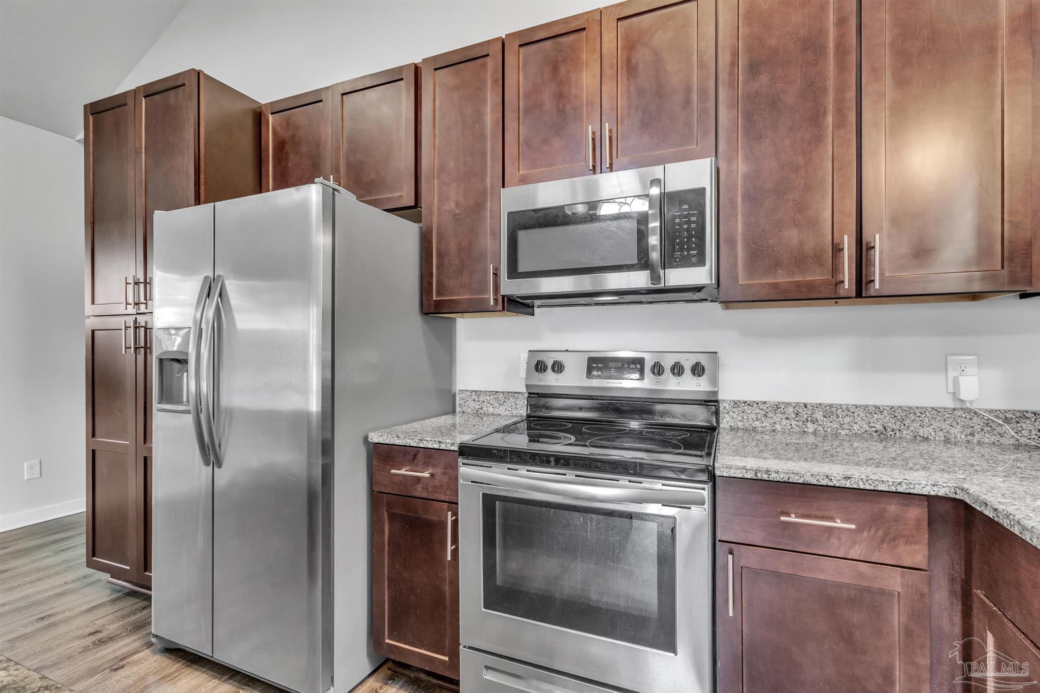 2012 W Government St